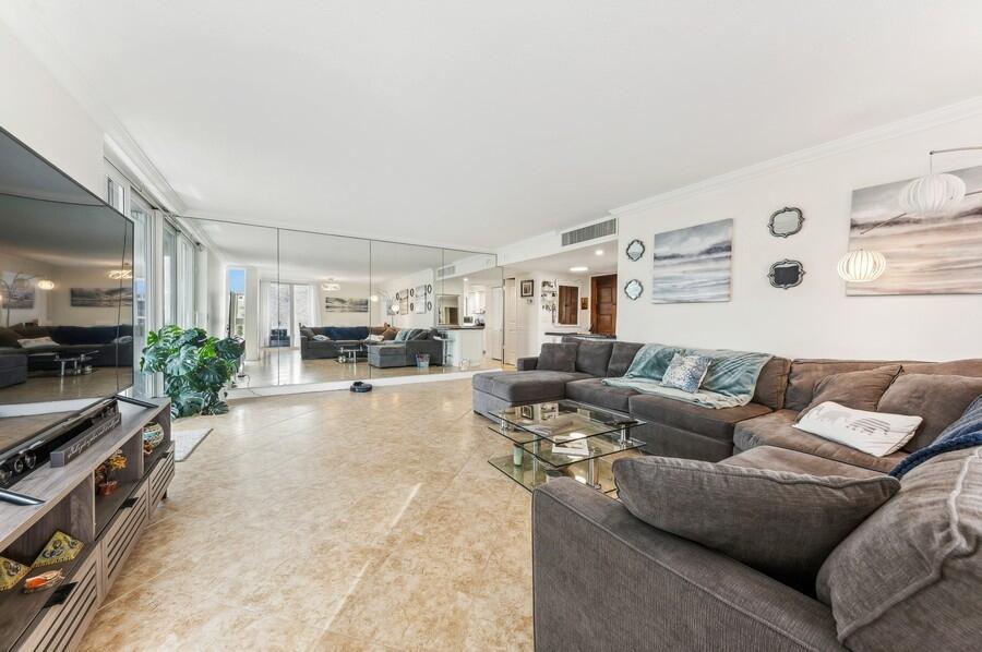 2200 S Ocean Boulevard 707