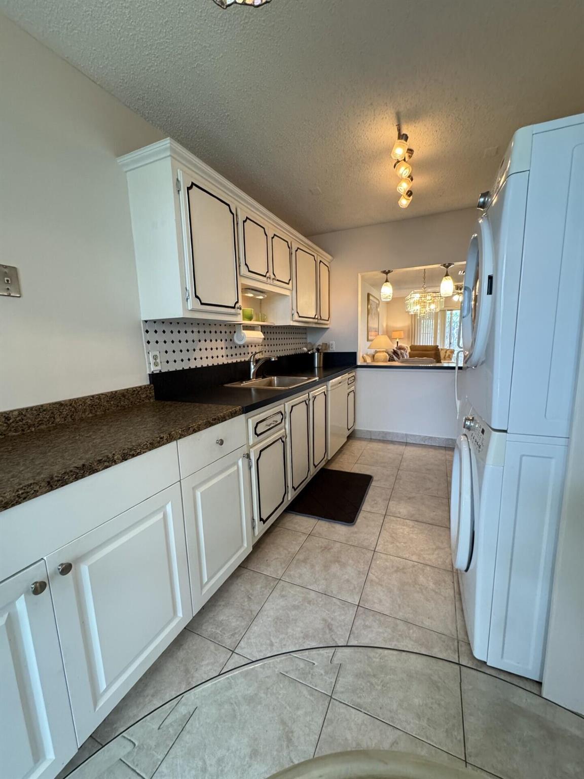 2541 Red Hibiscus Boulevard 31-B