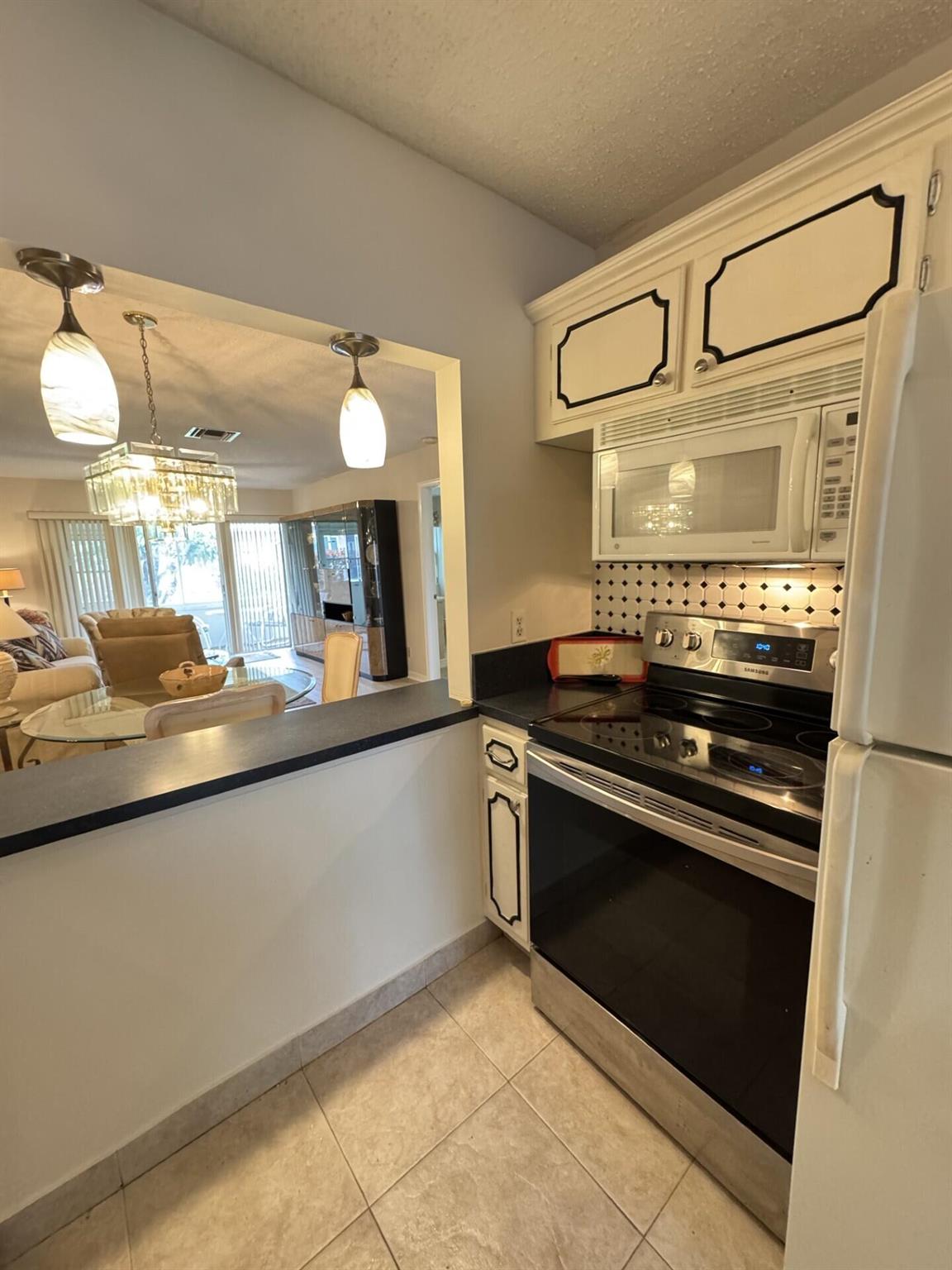 2541 Red Hibiscus Boulevard 31-B