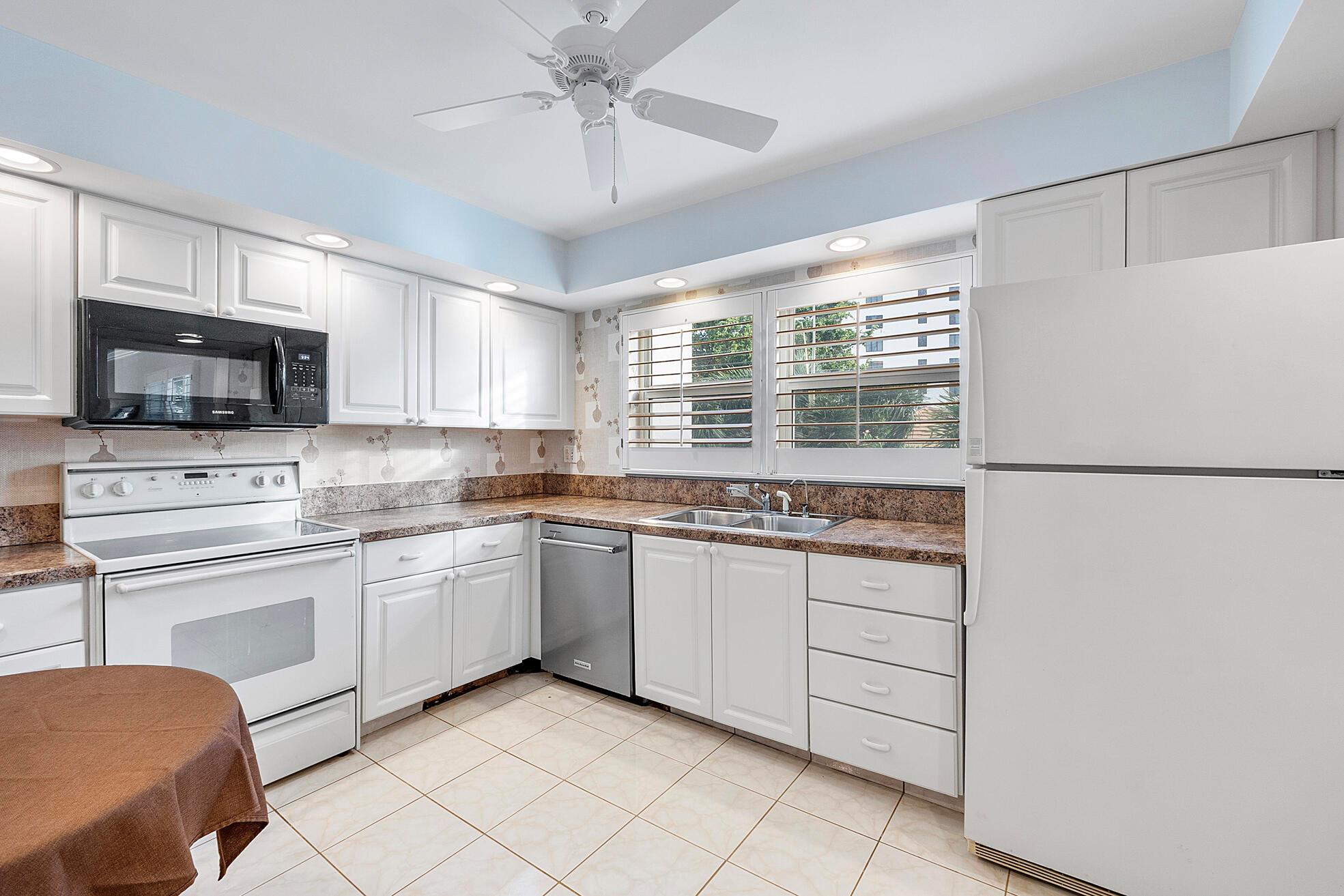 3310 S Ocean Boulevard 232-D