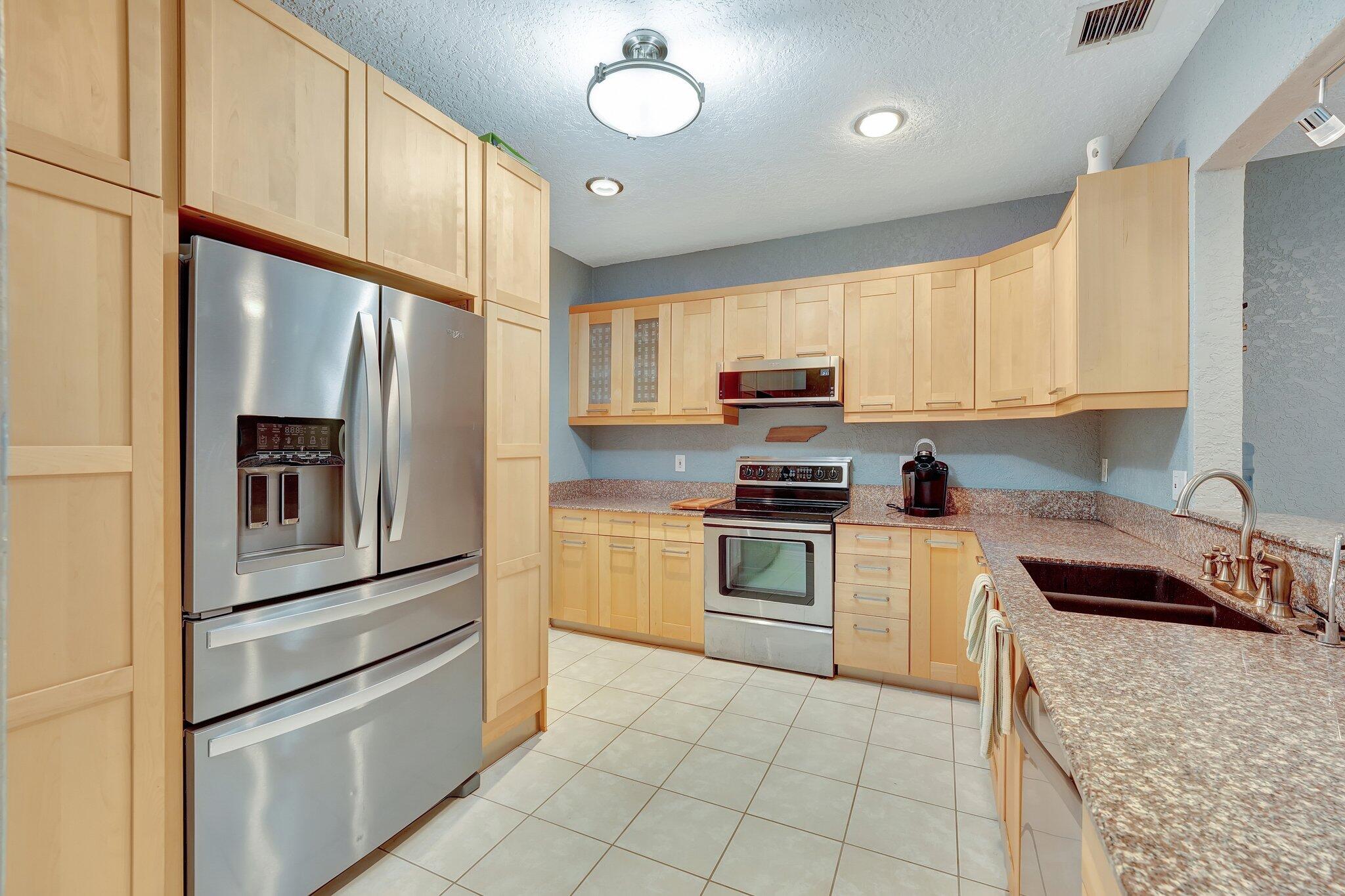5560 NW 90th Terrace