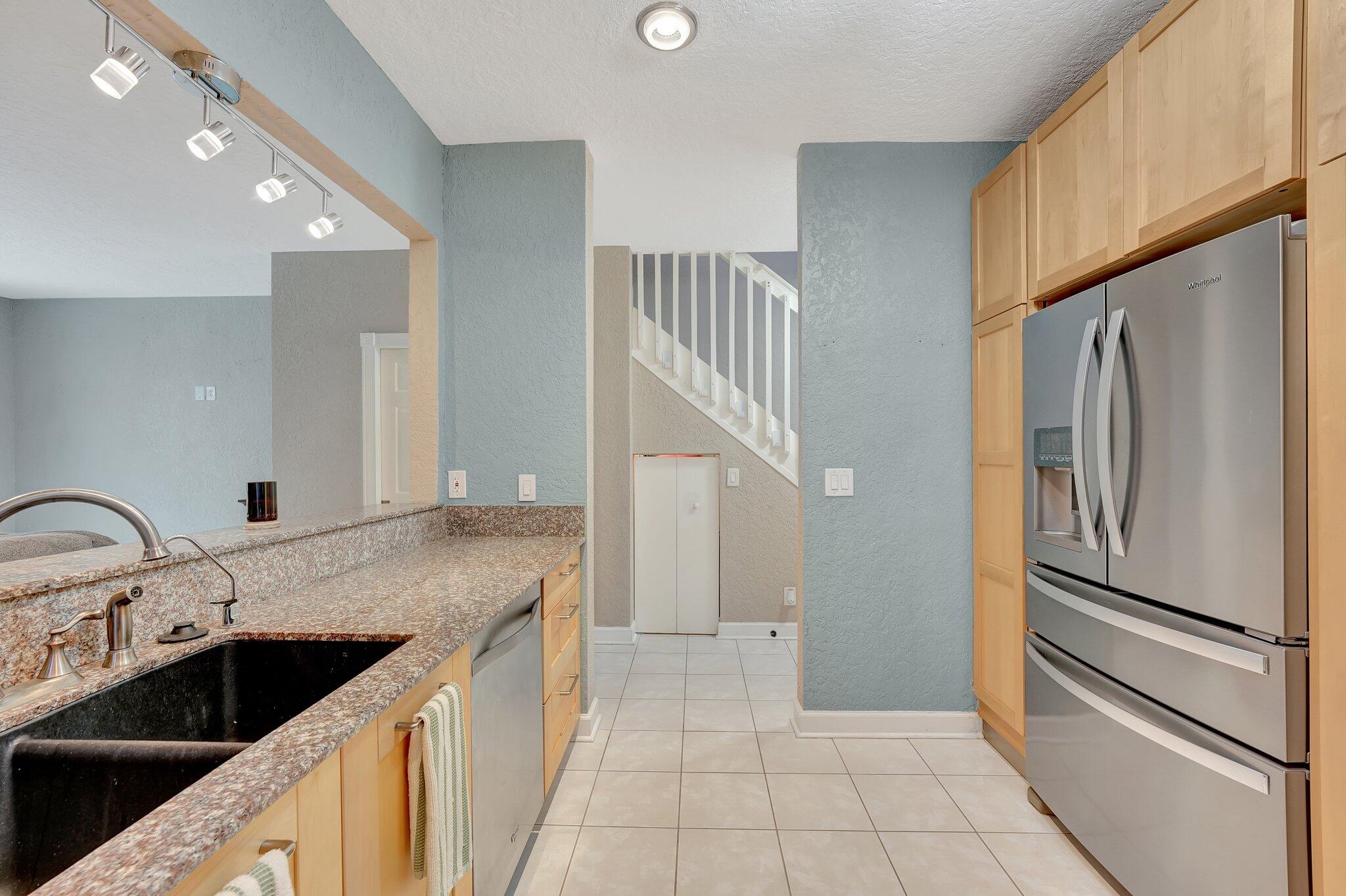 5560 NW 90th Terrace