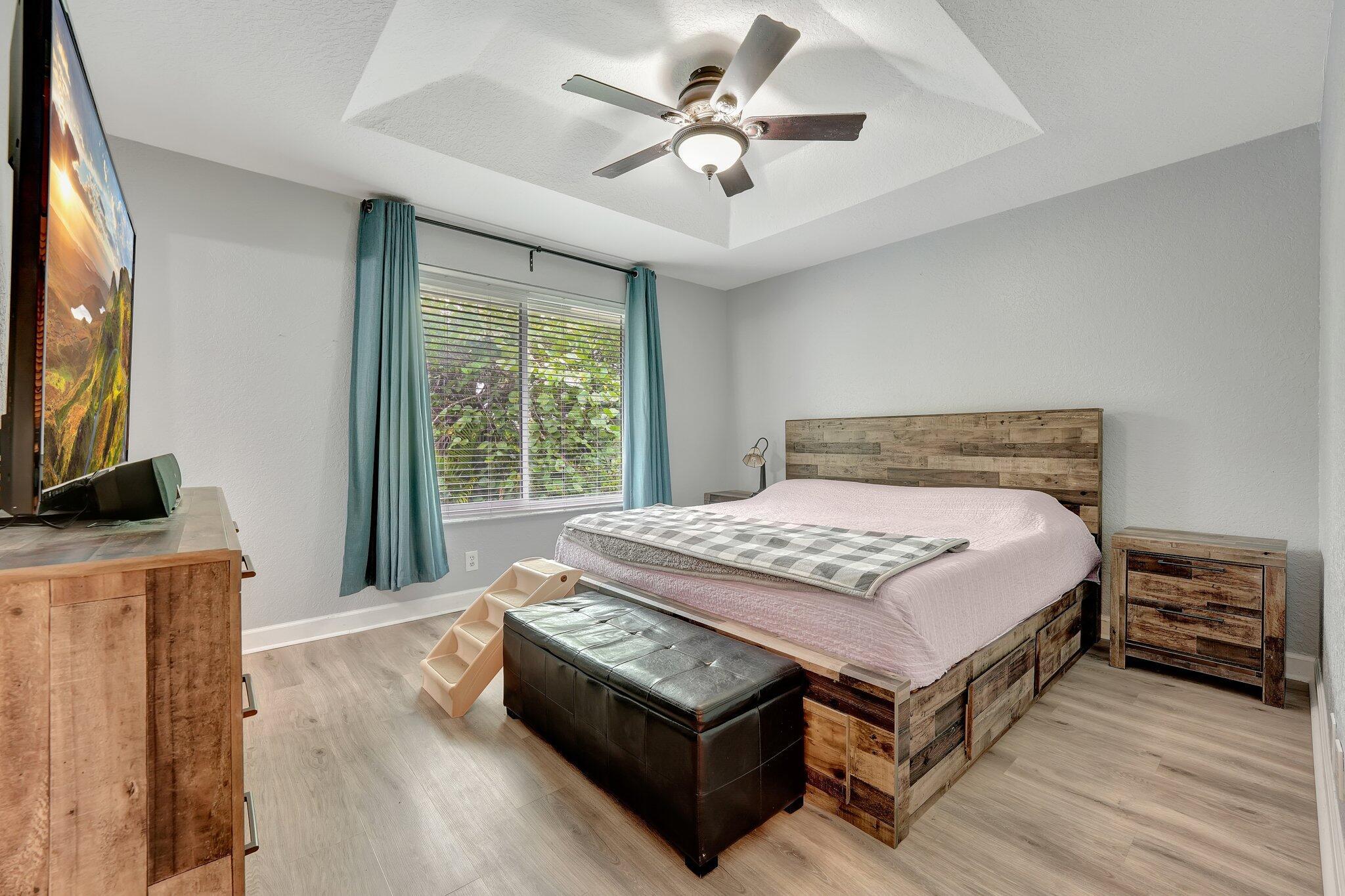 5560 NW 90th Terrace