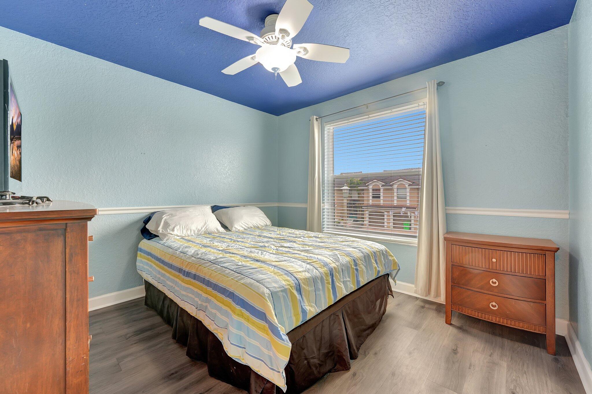 5560 NW 90th Terrace