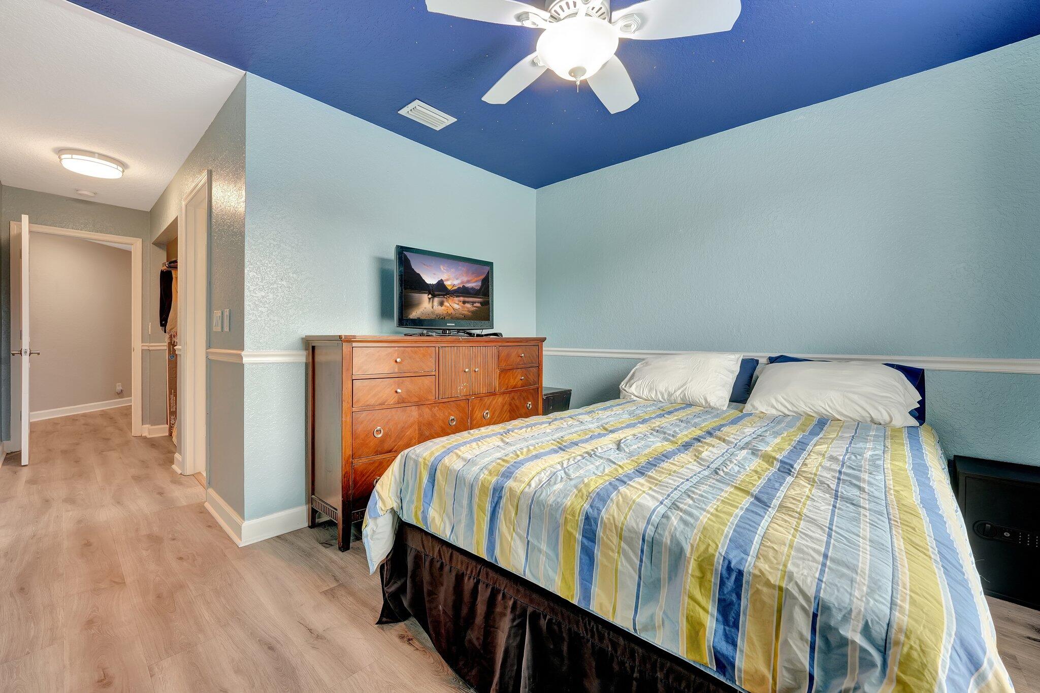 5560 NW 90th Terrace