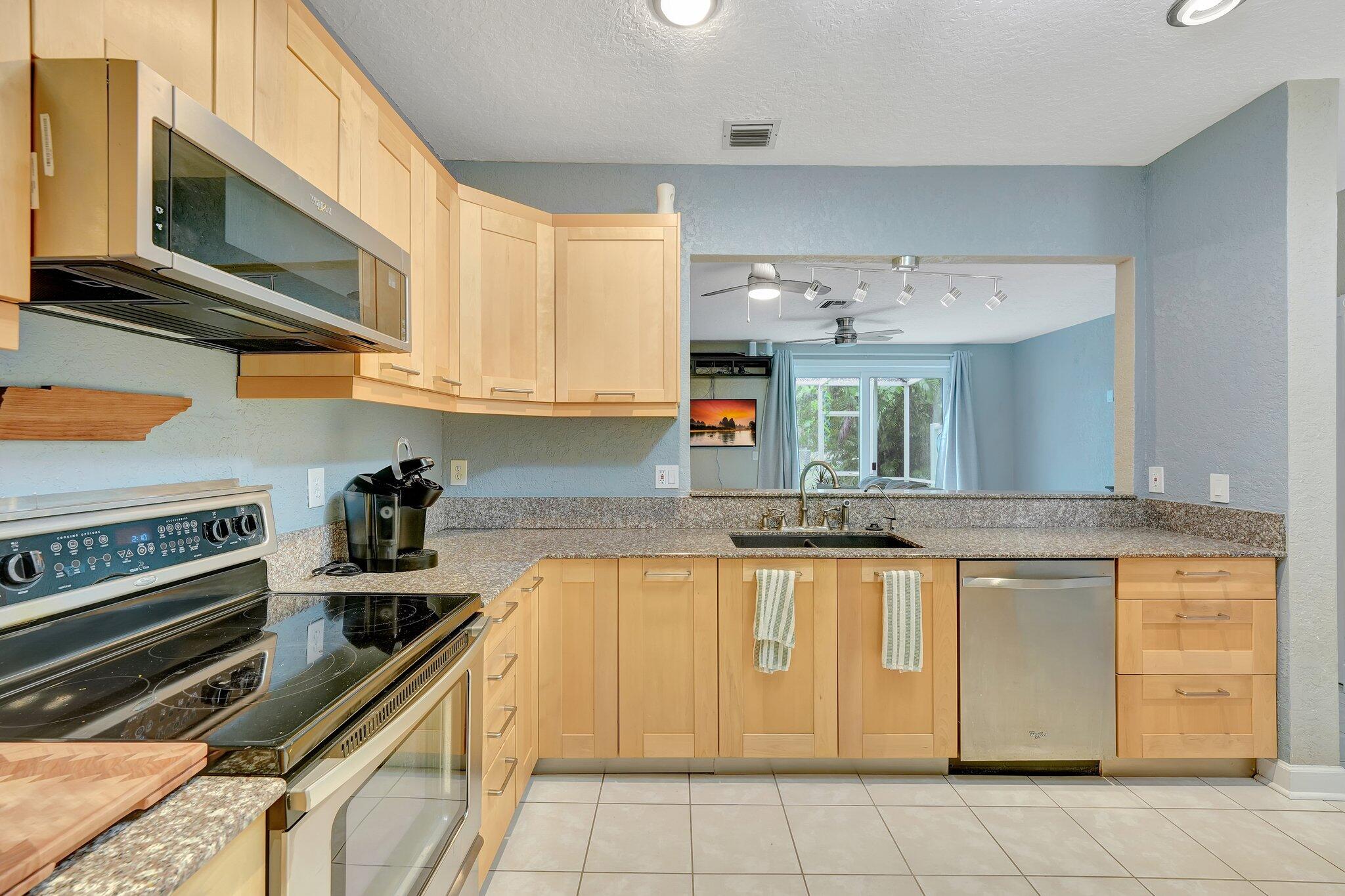 5560 NW 90th Terrace