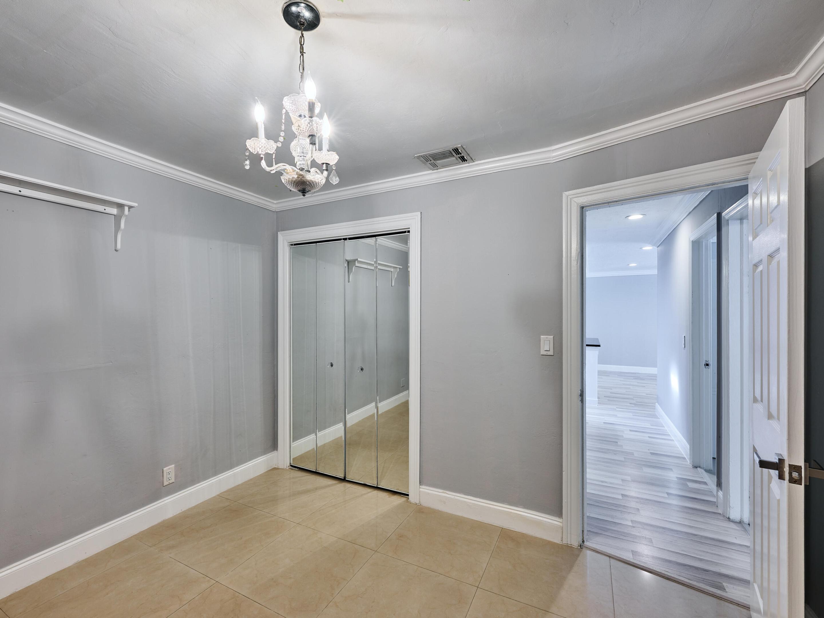 2112 Longwood Road