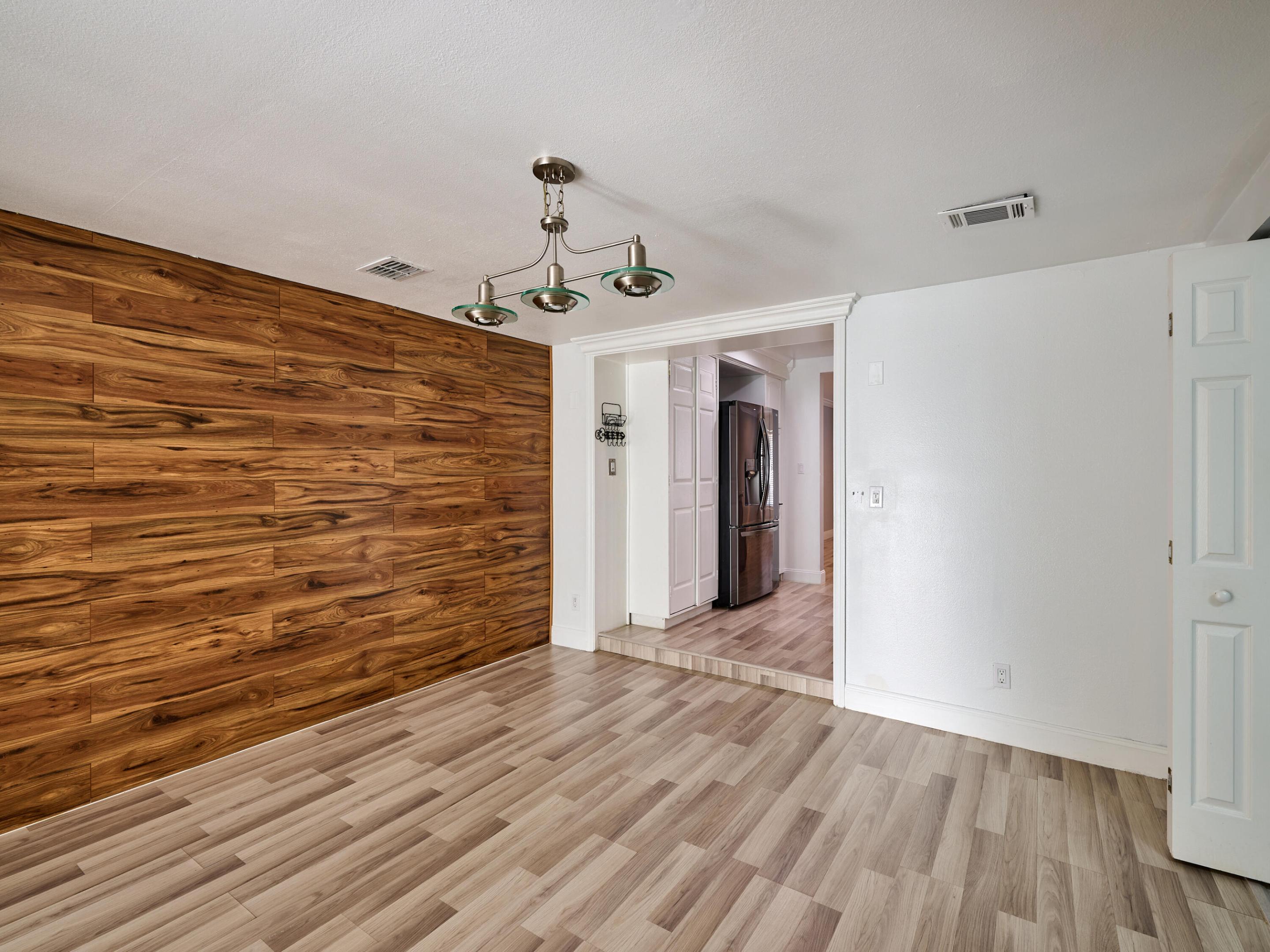 2112 Longwood Road