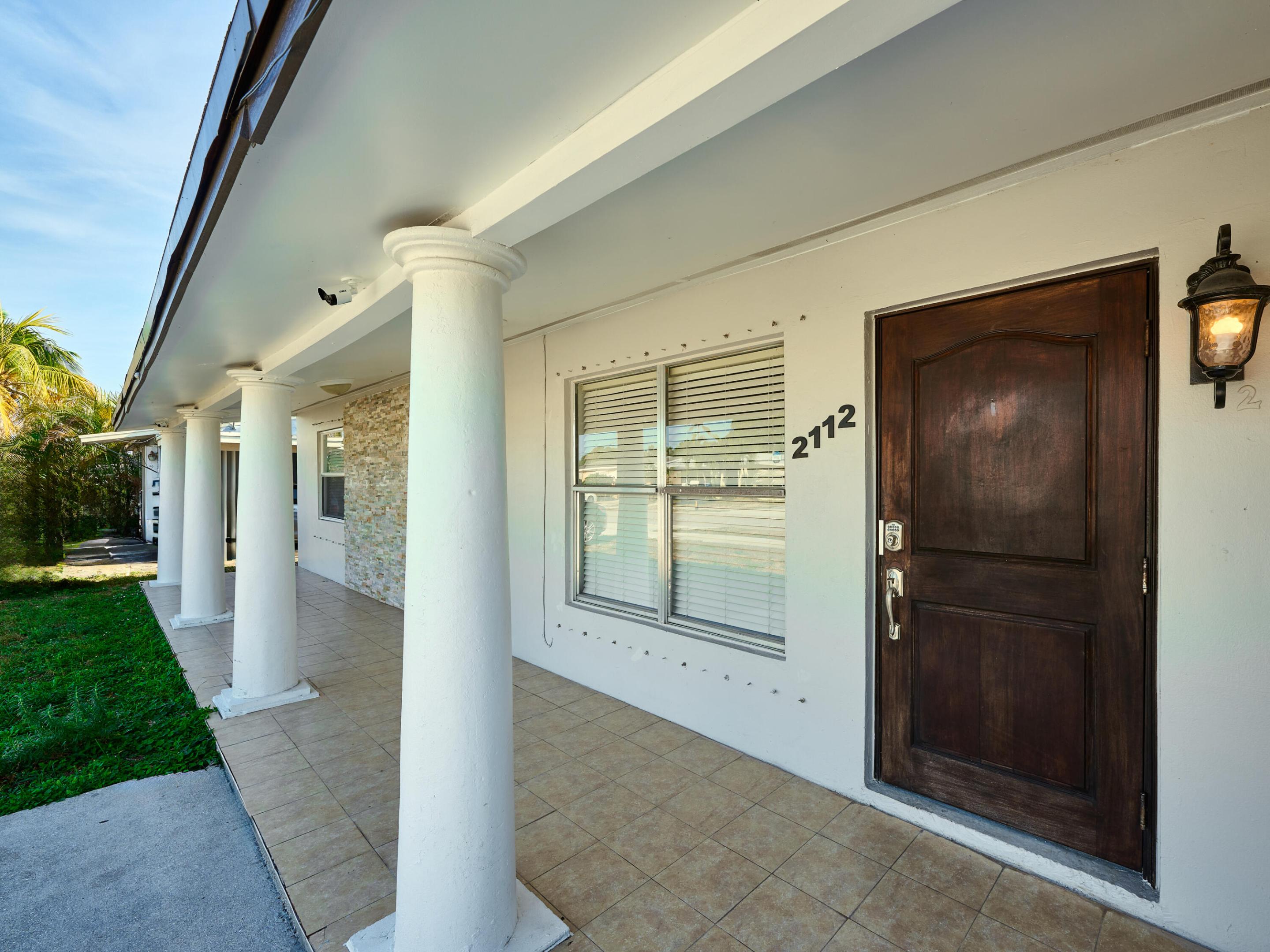 2112 Longwood Road