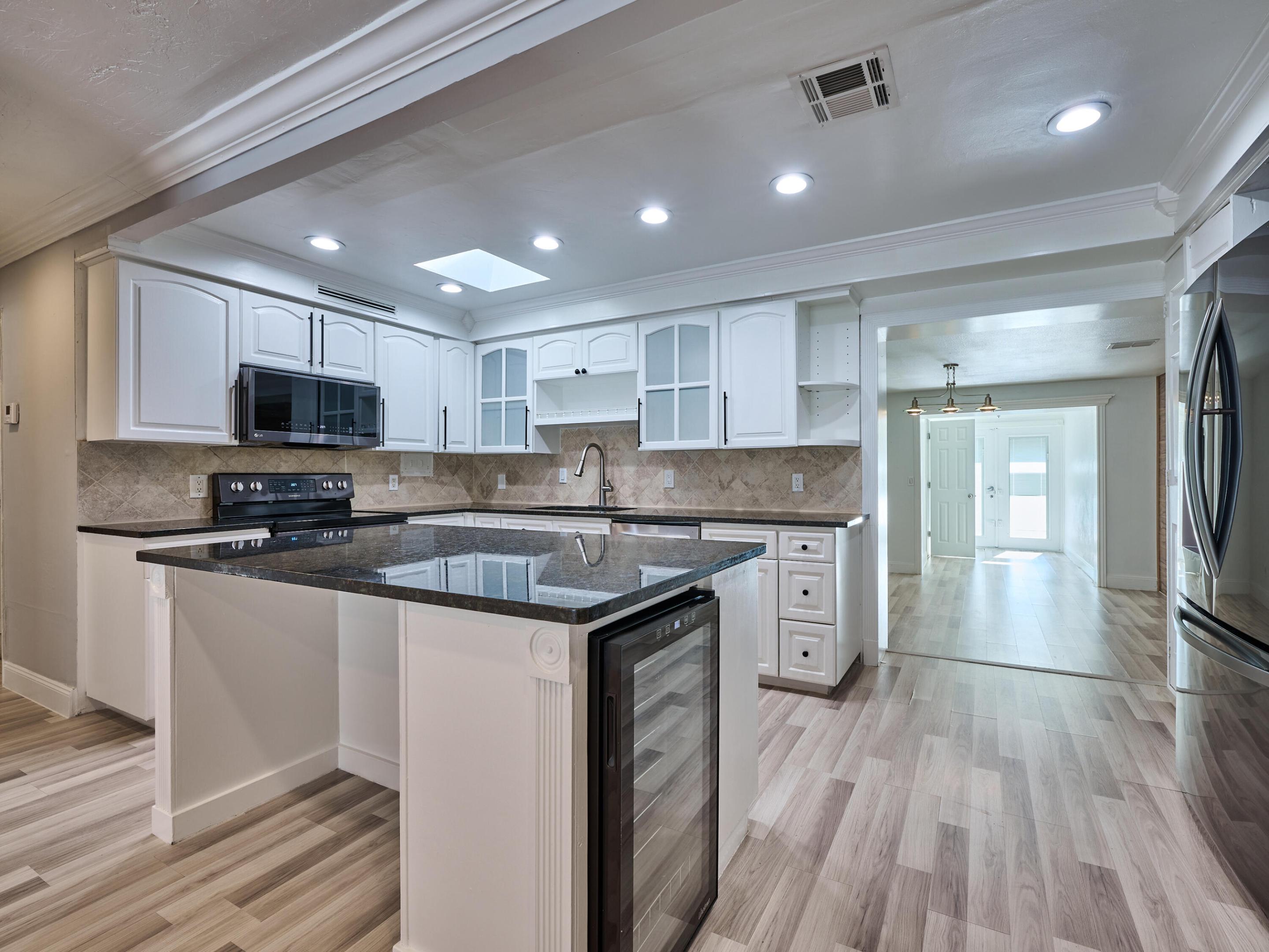 2112 Longwood Road