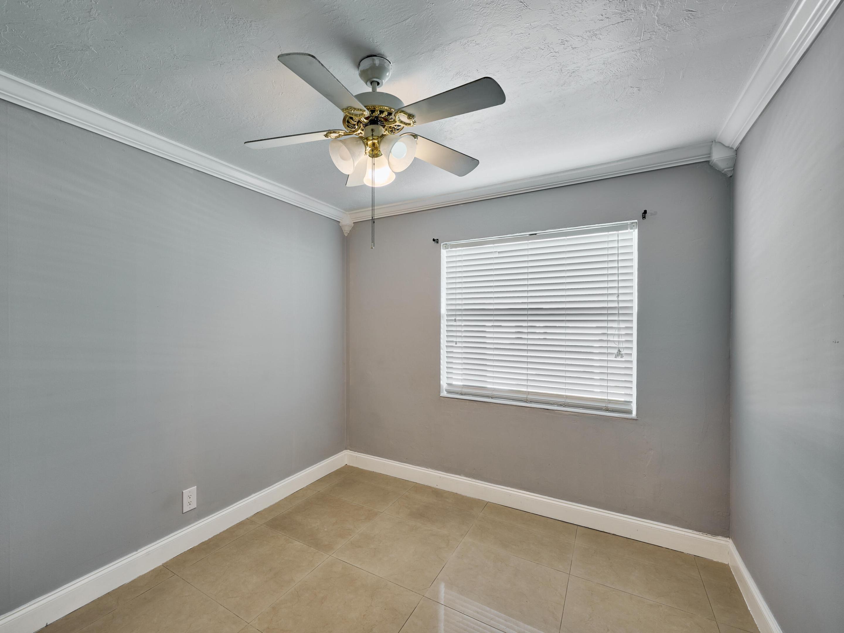 2112 Longwood Road