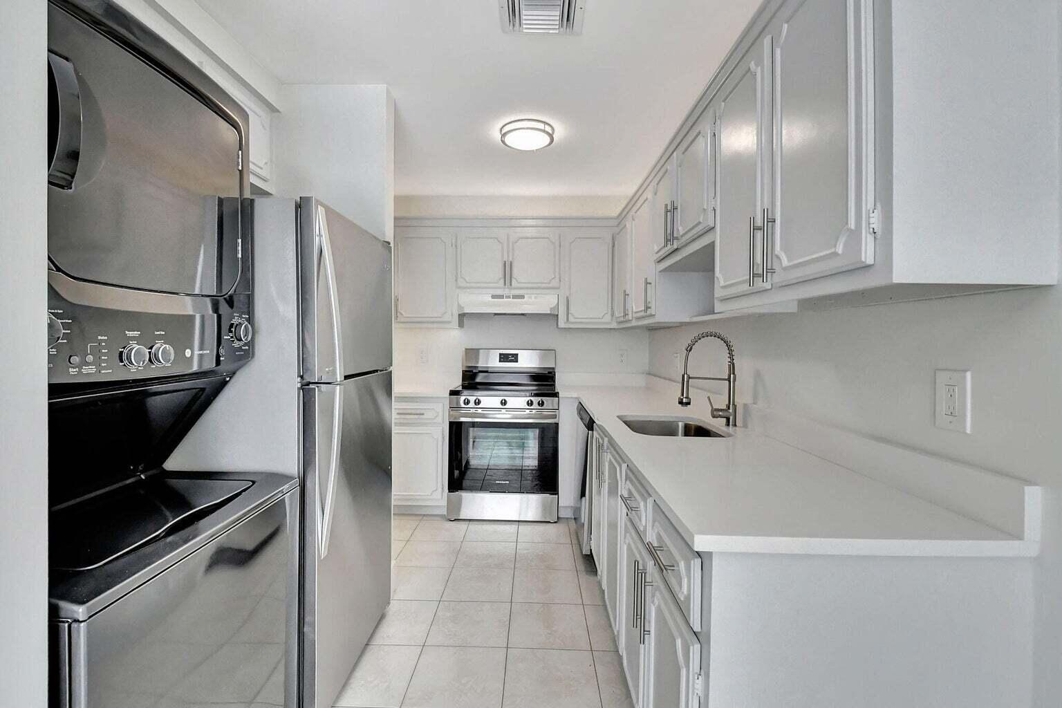 1011 Flame Vine Avenue 101