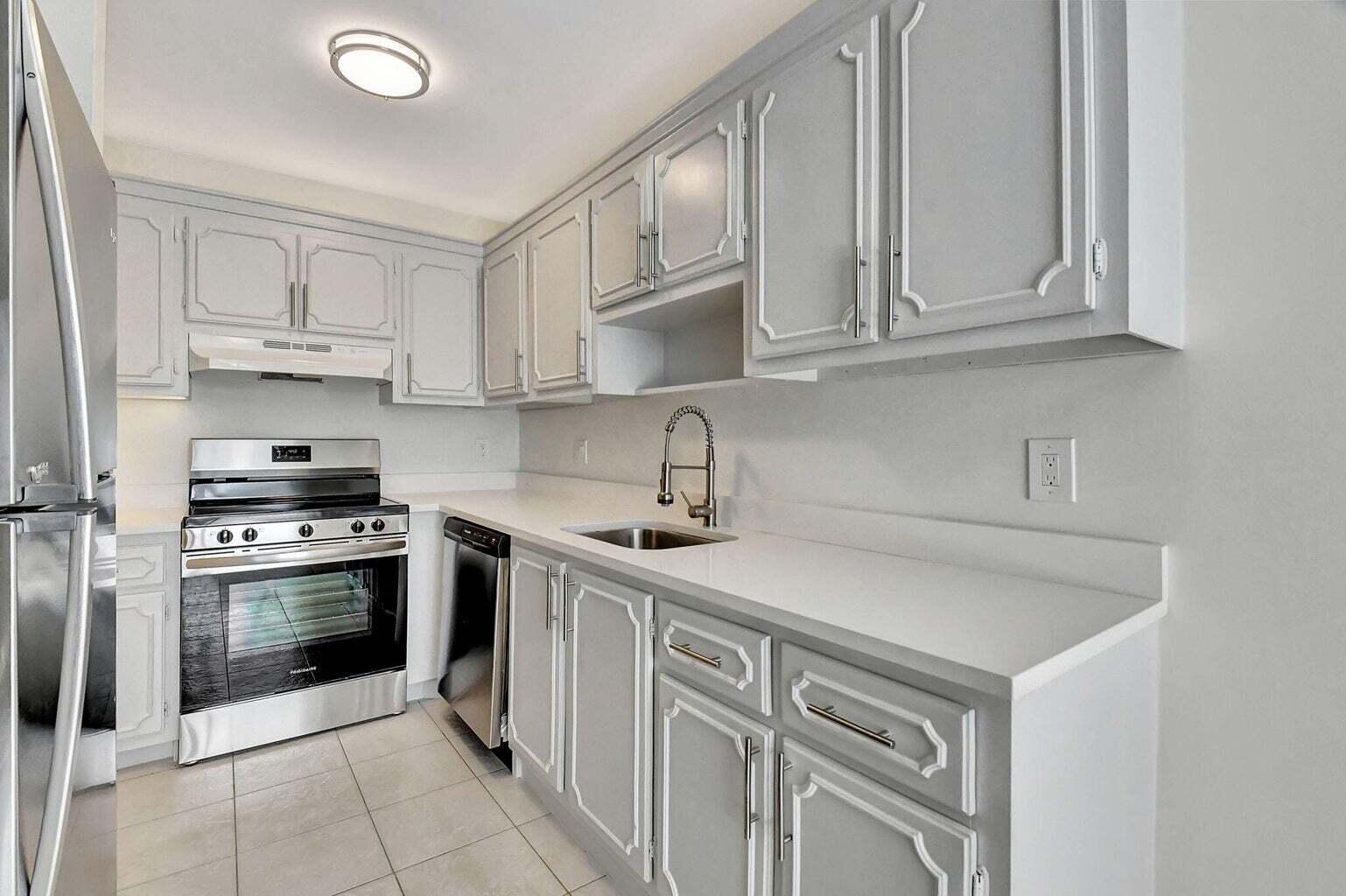 1011 Flame Vine Avenue 101