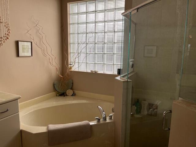 9823 Isles Cay Drive