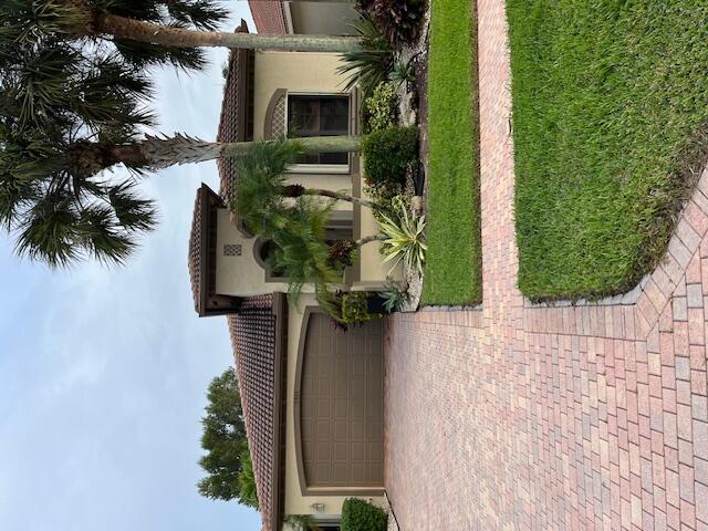 9823 Isles Cay Drive