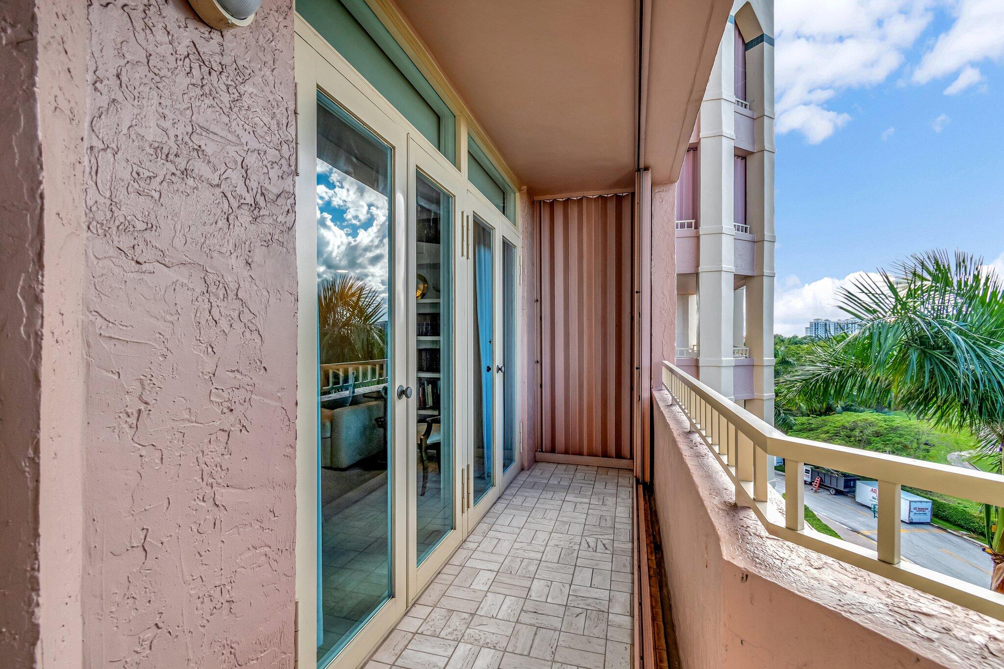 300 SE 5th Avenue 6160