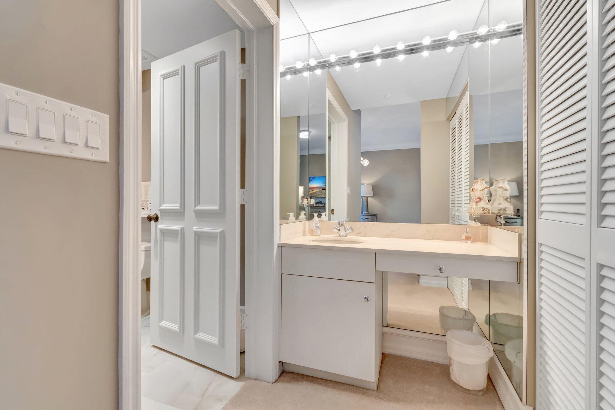 300 SE 5th Avenue 6160