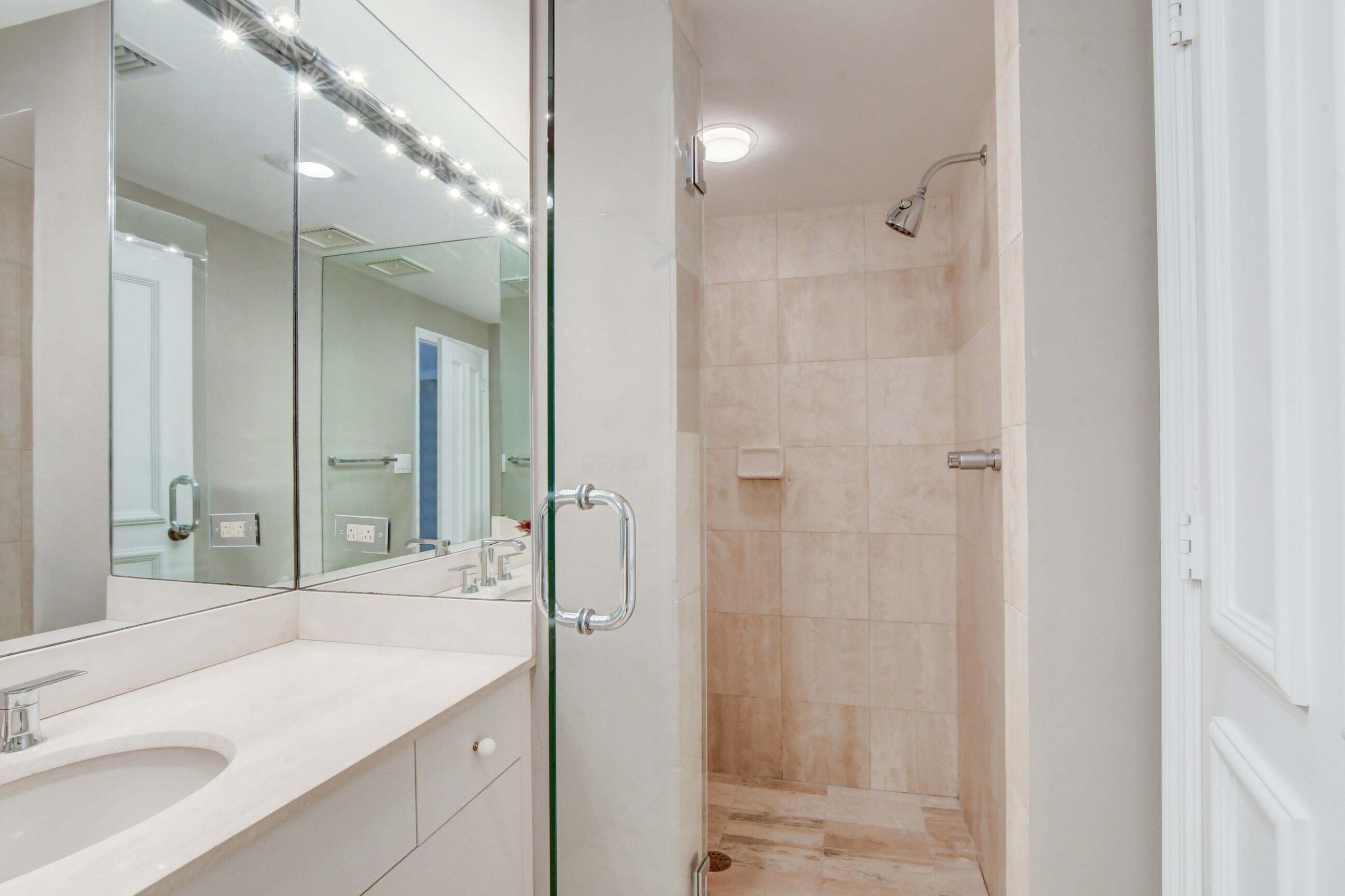 300 SE 5th Avenue 6160