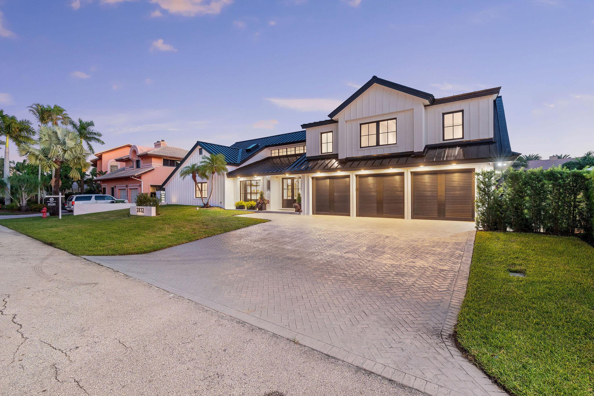 2832 NE 37 Court