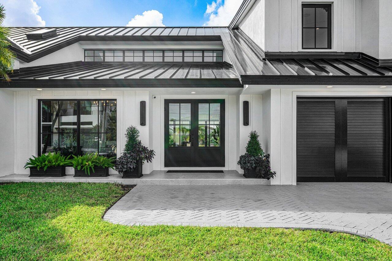 2832 NE 37 Court