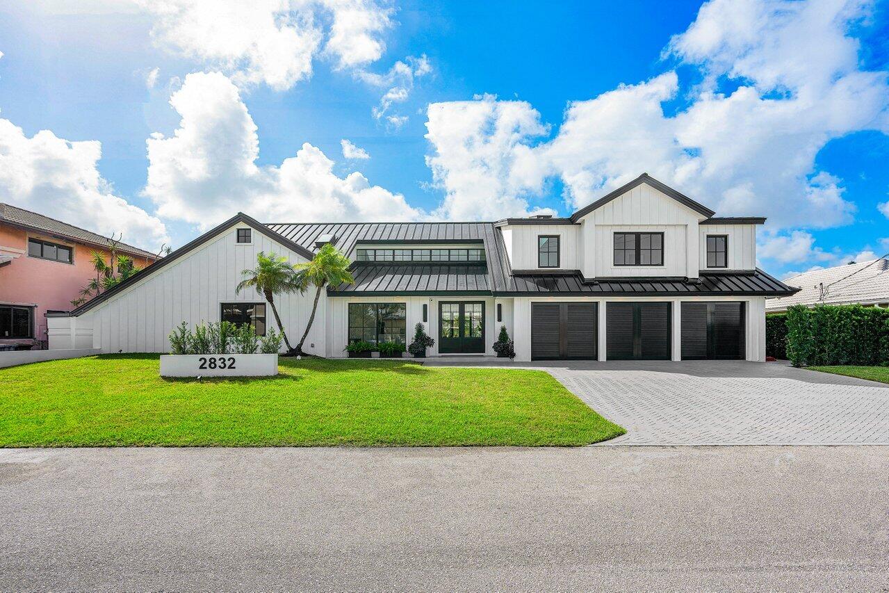 2832 NE 37 Court