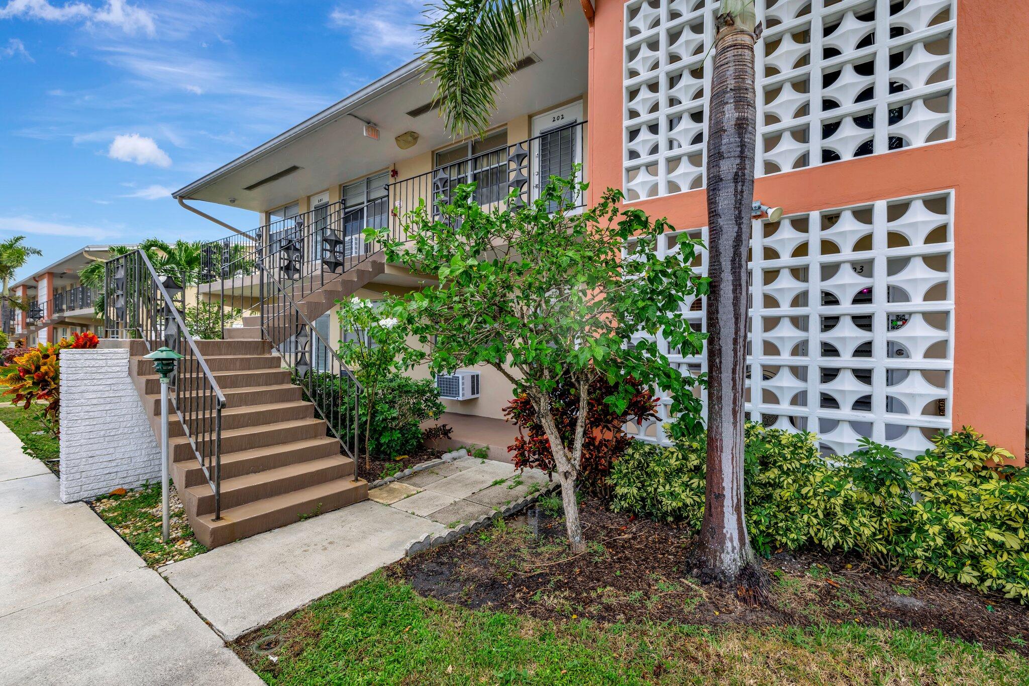 2106 NE 56th Court 102