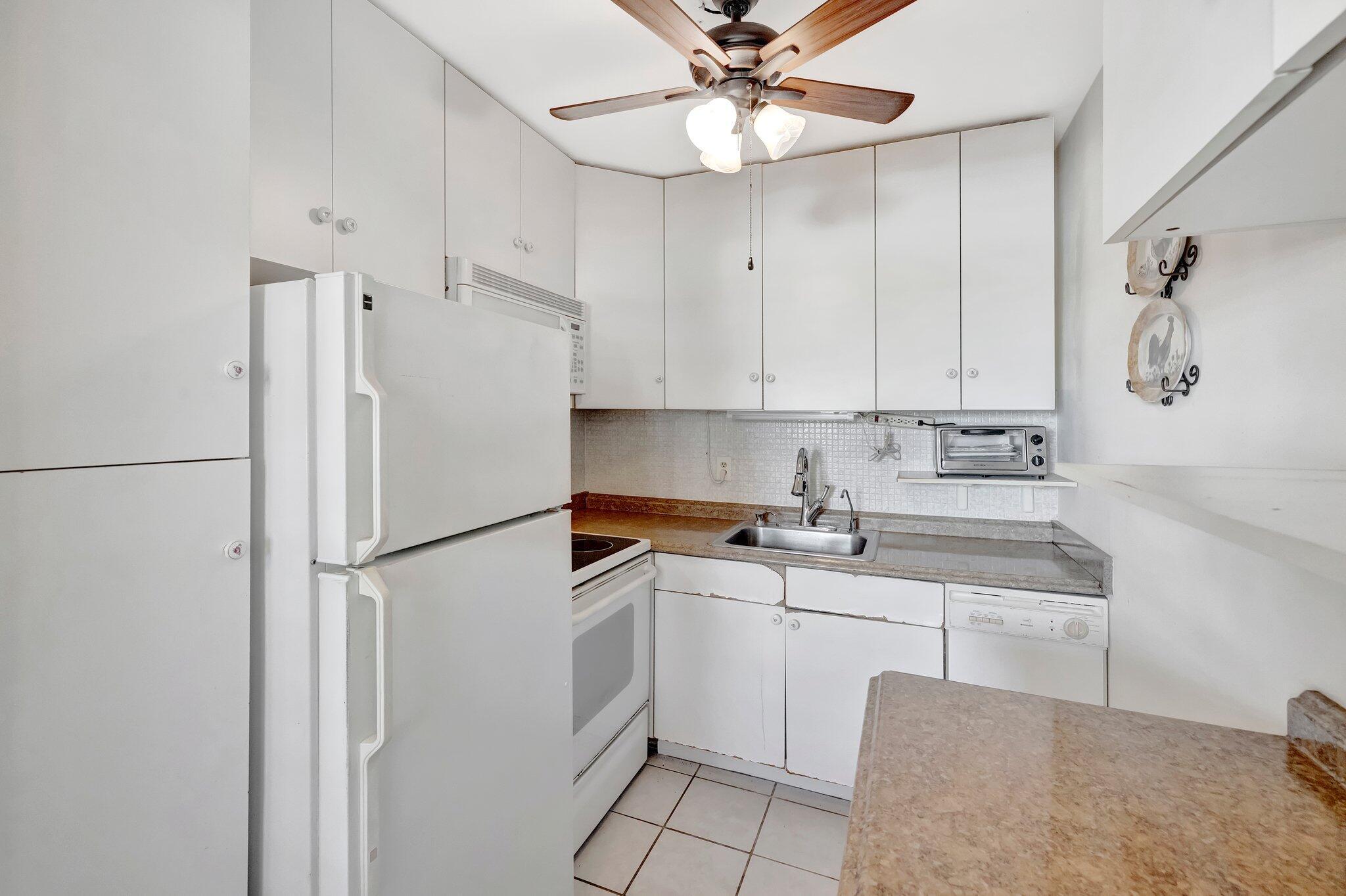 2106 NE 56th Court 102