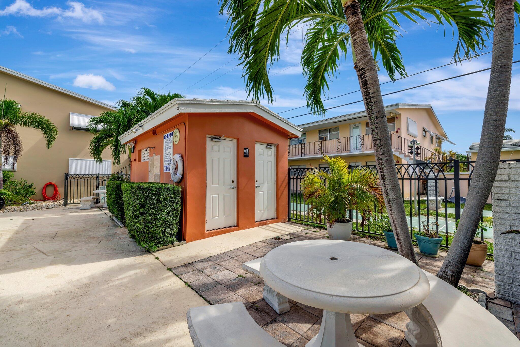 2106 NE 56th Court 102