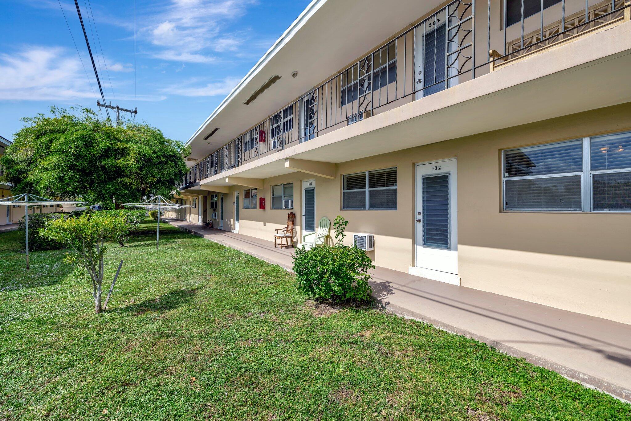 2106 NE 56th Court 102