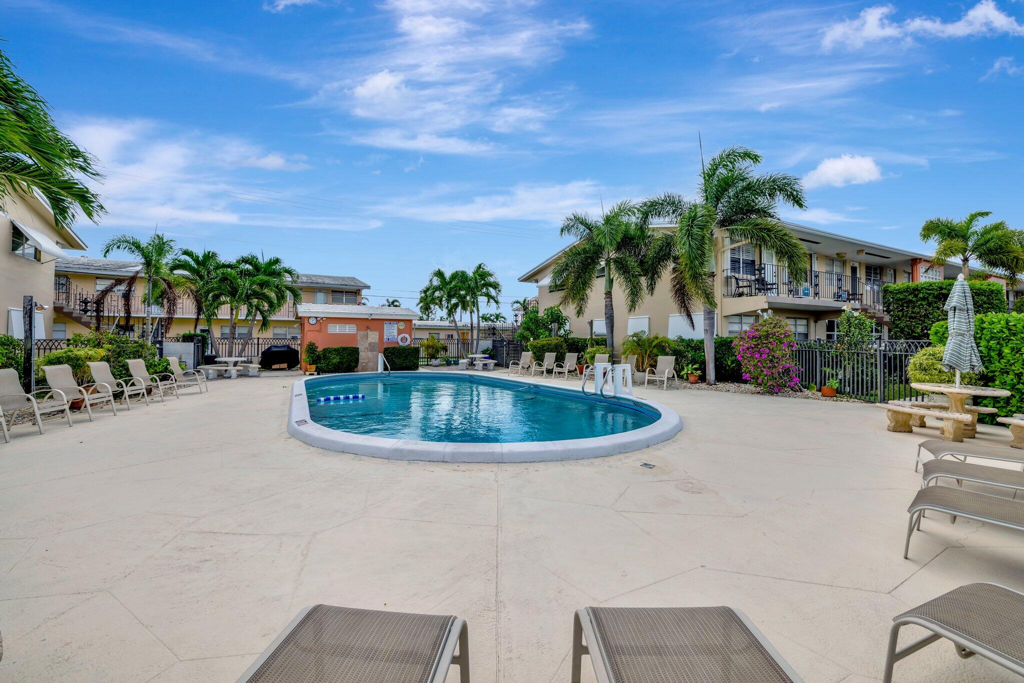 2106 NE 56th Court 102
