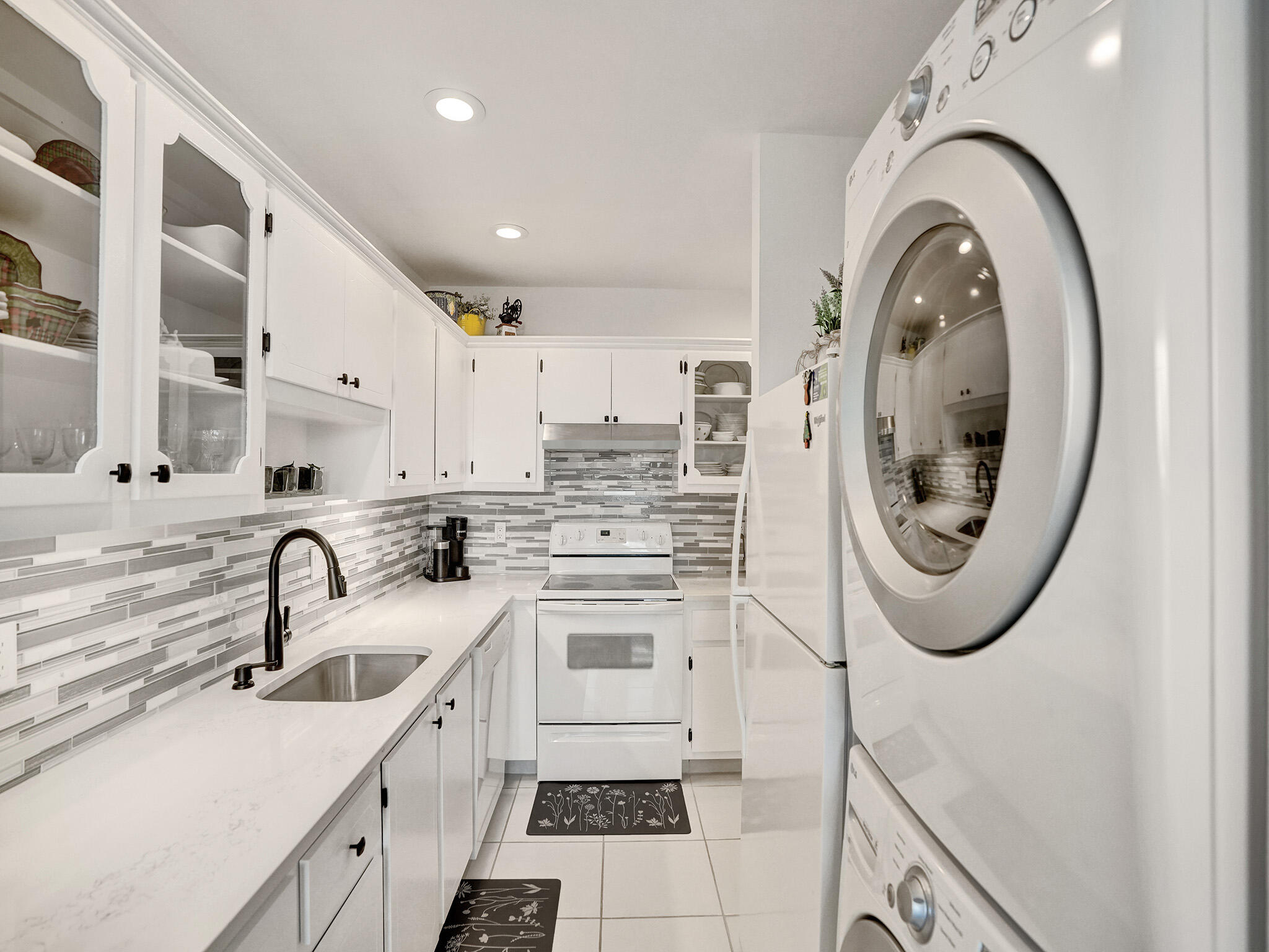 1120 Mahogany Way 202