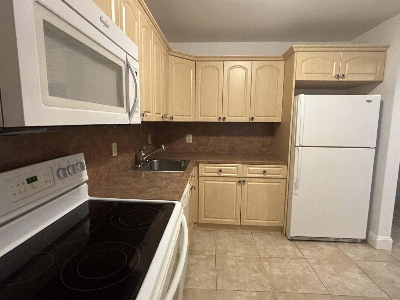 9264 Vista Del Lago H
