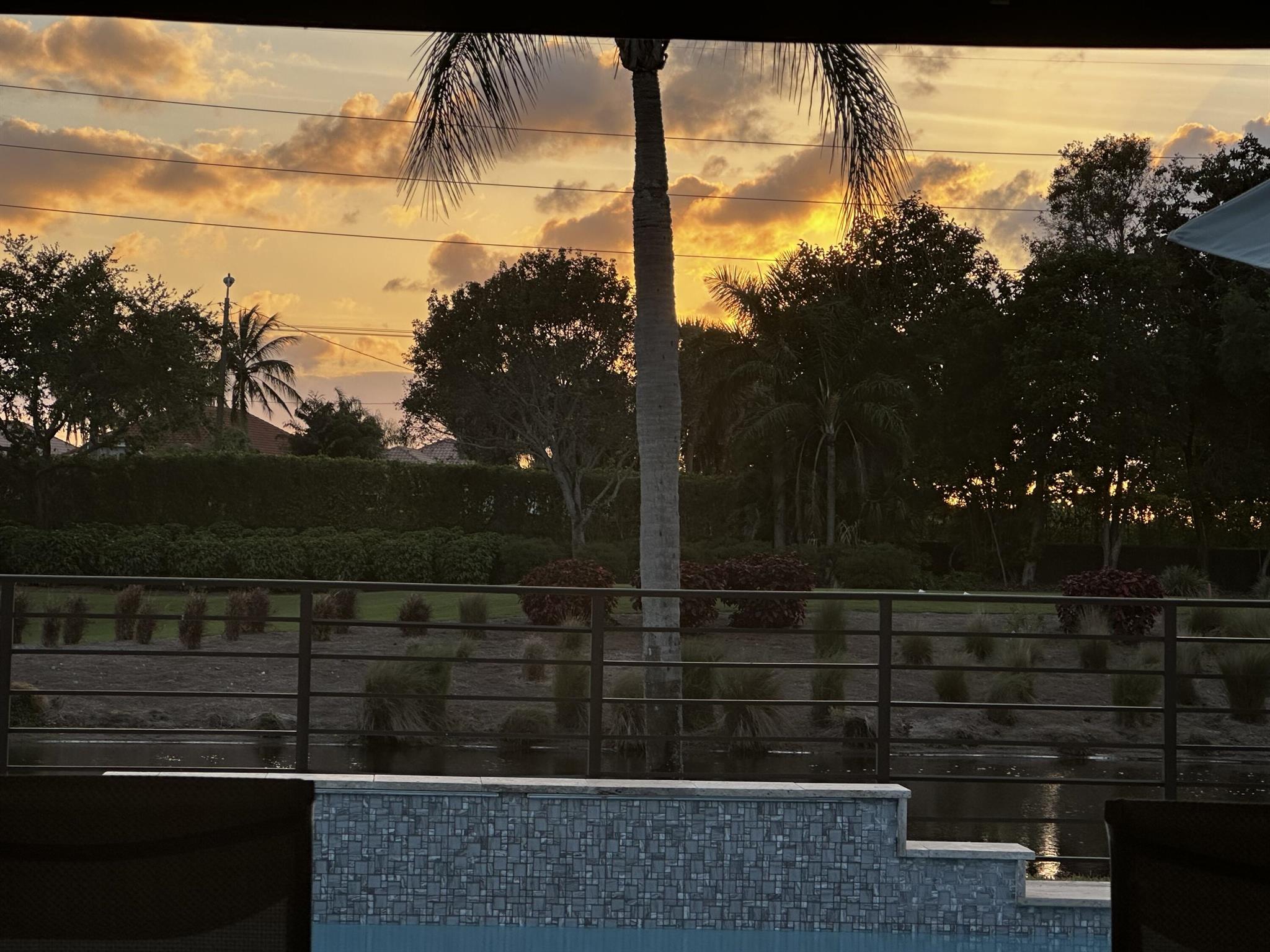 4335 Bocaire Boulevard