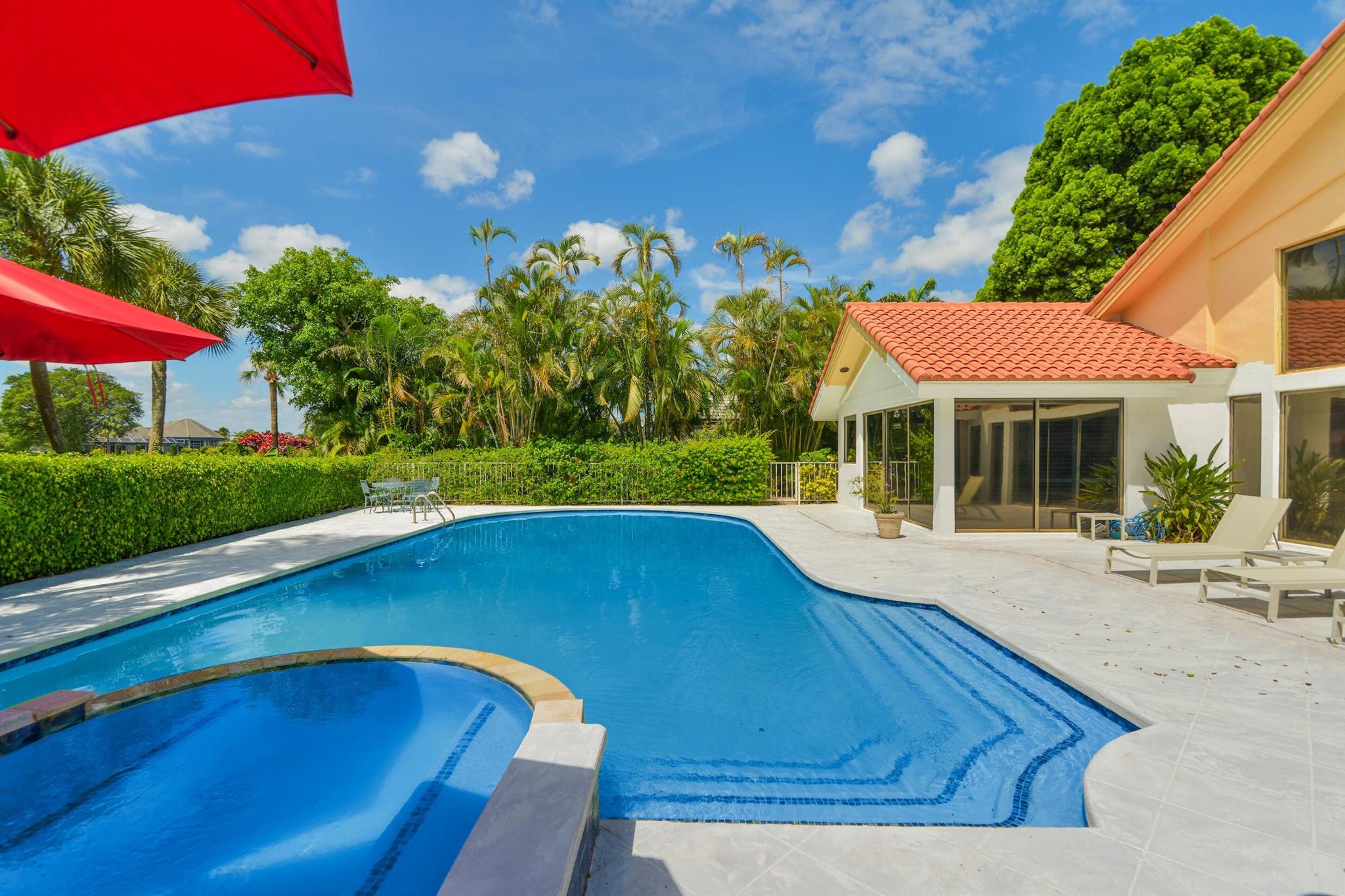 4335 Bocaire Boulevard