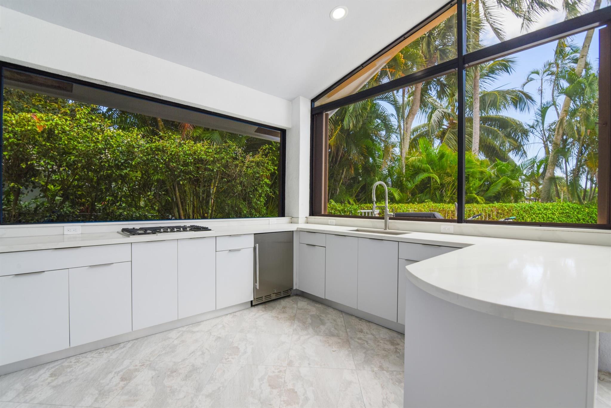 4335 Bocaire Boulevard