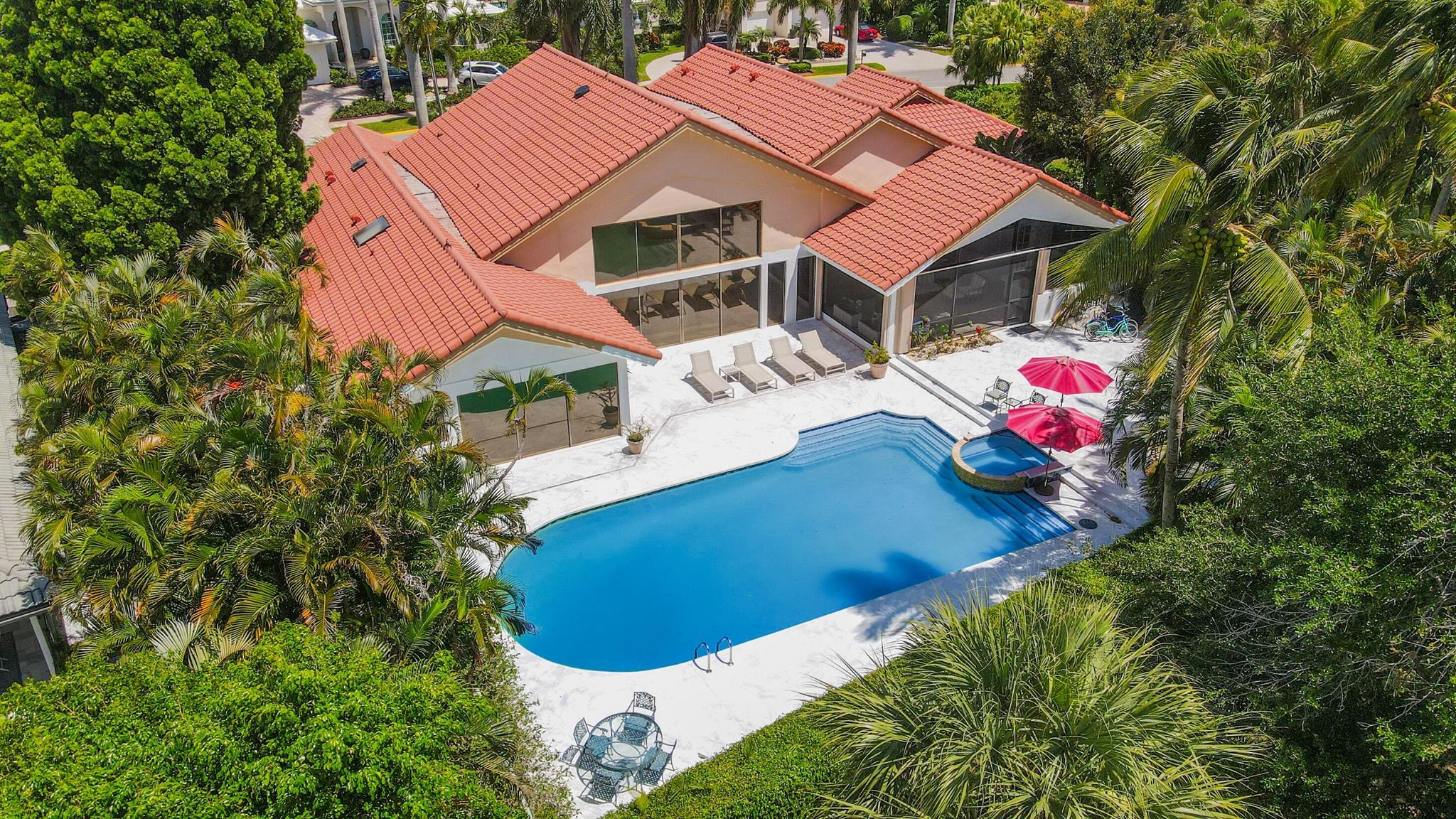 4335 Bocaire Boulevard