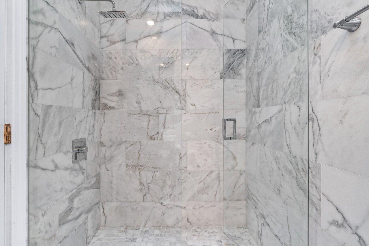 4335 Bocaire Boulevard