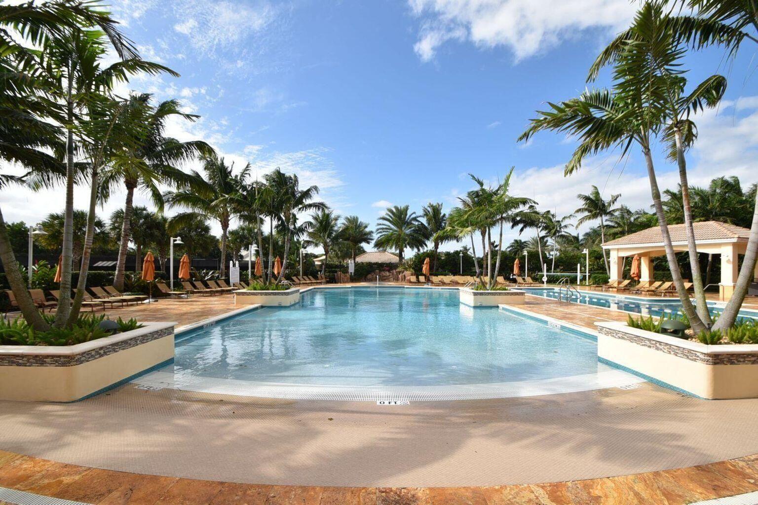 4335 Bocaire Boulevard