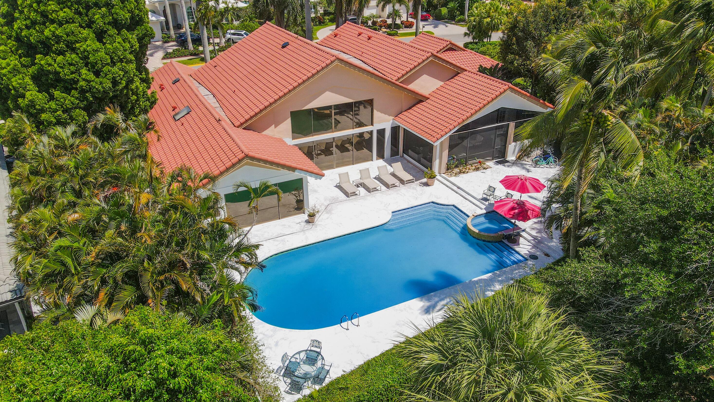 4335 Bocaire Boulevard