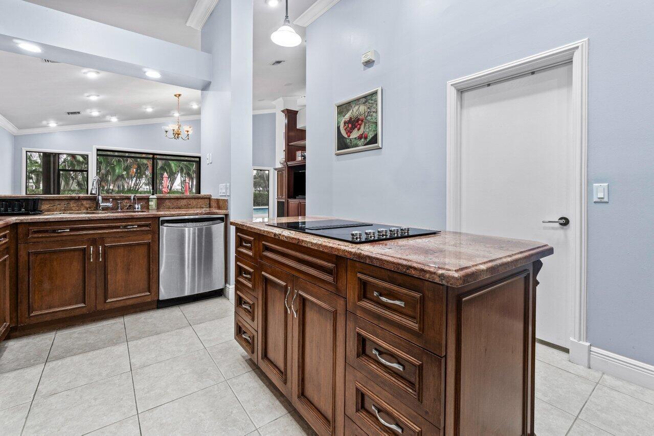 4335 Bocaire Boulevard