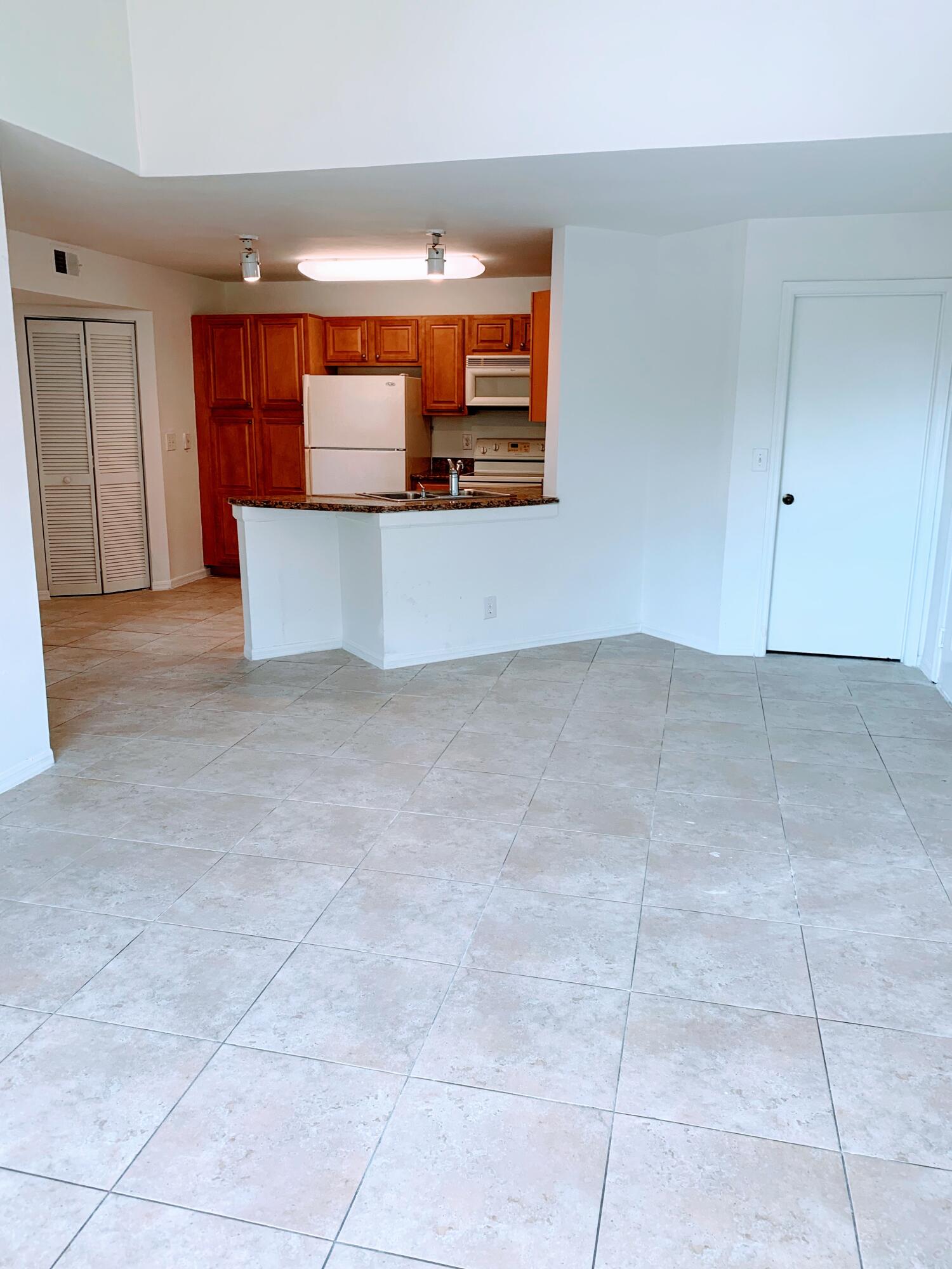 4015 W Mcnab Road D312
