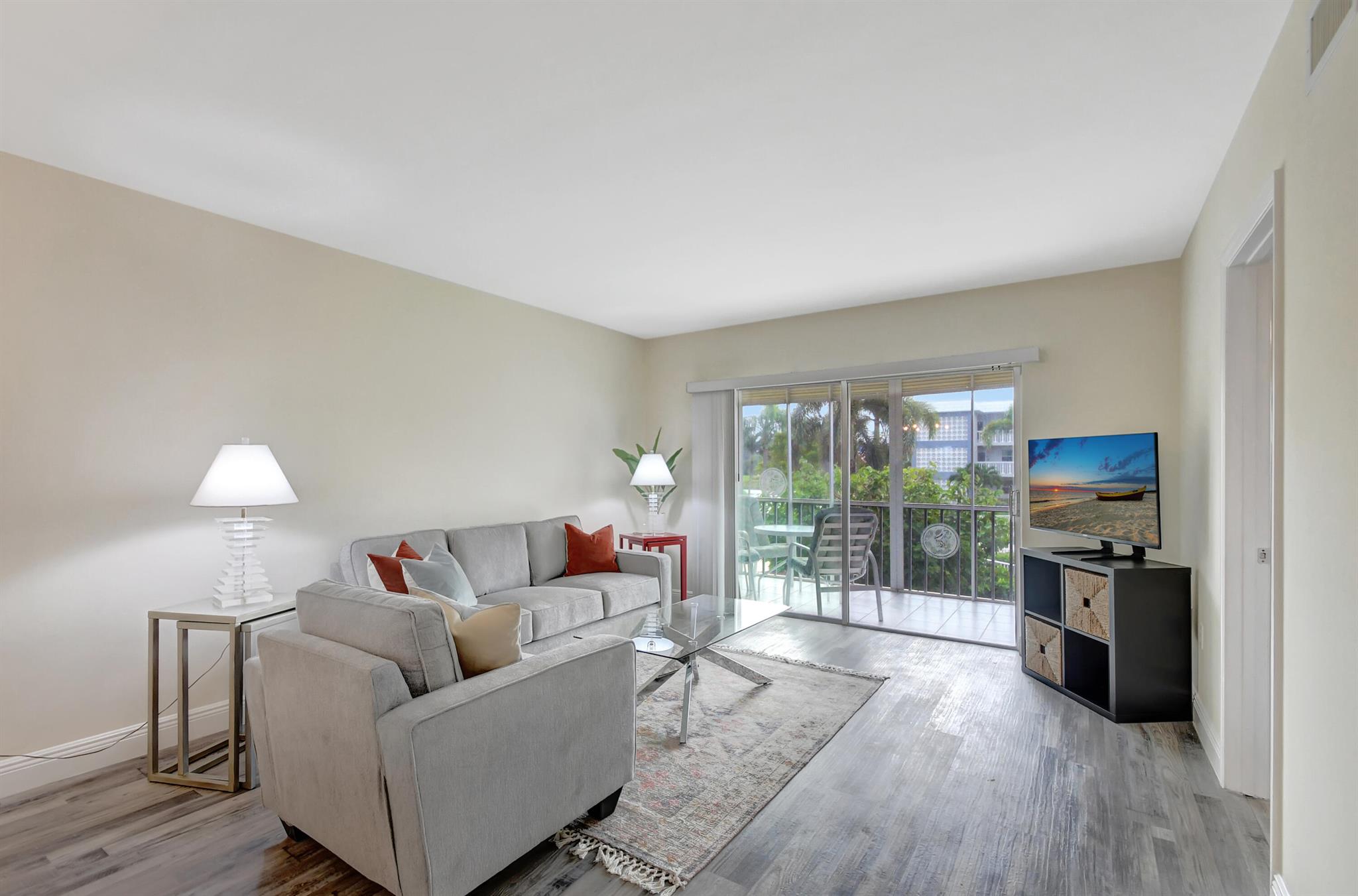 9872 Marina Boulevard 1428