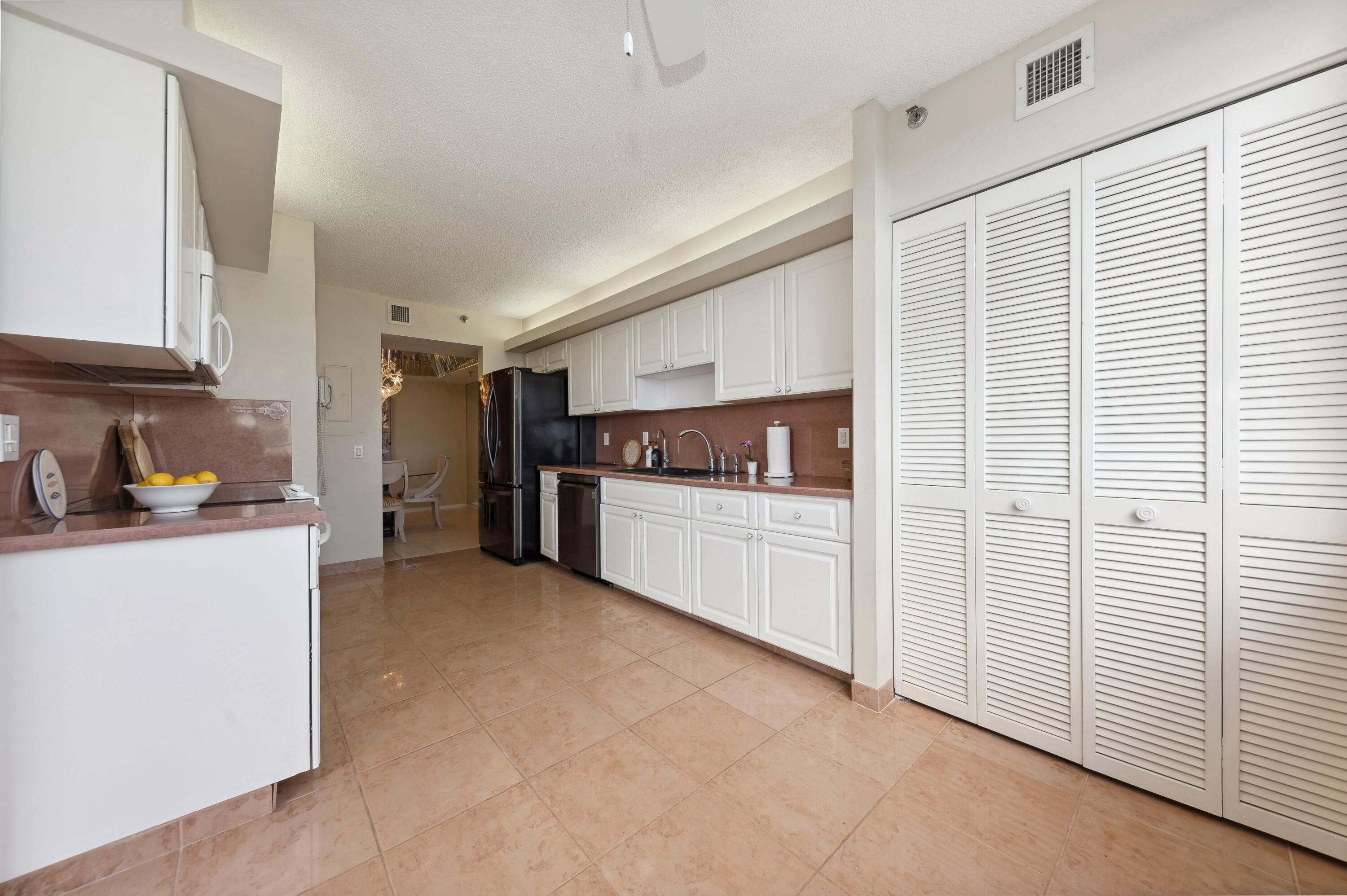 4600 S Ocean Boulevard 703