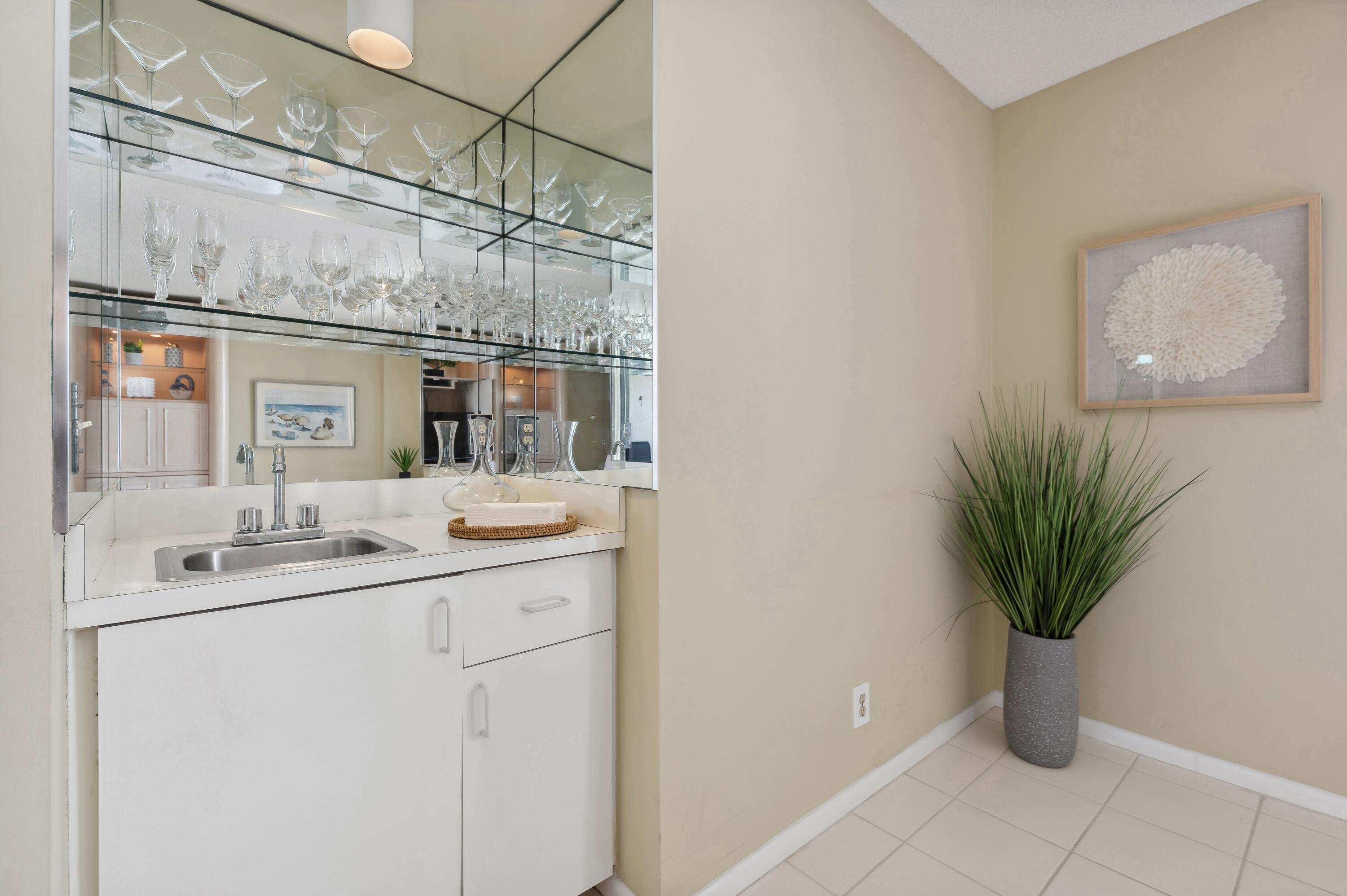 4600 S Ocean Boulevard 703