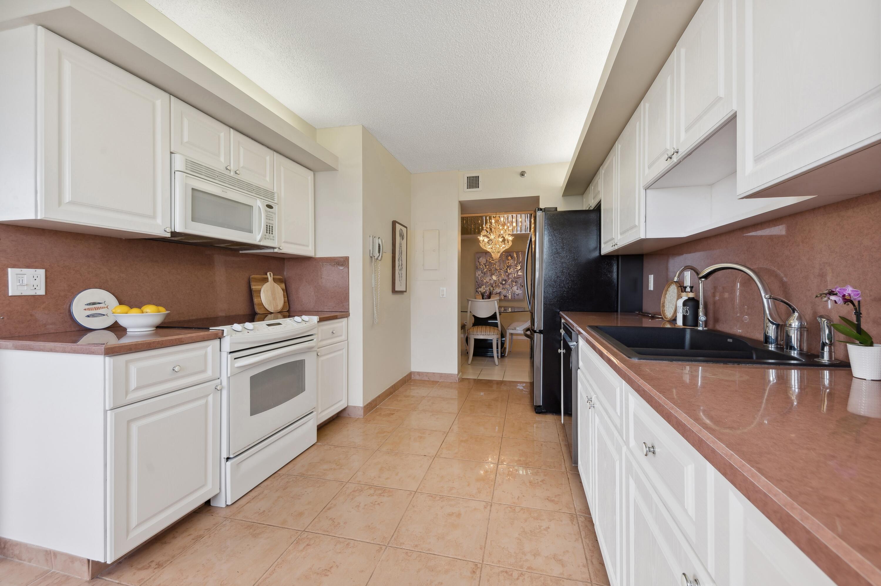 4600 S Ocean Boulevard 703