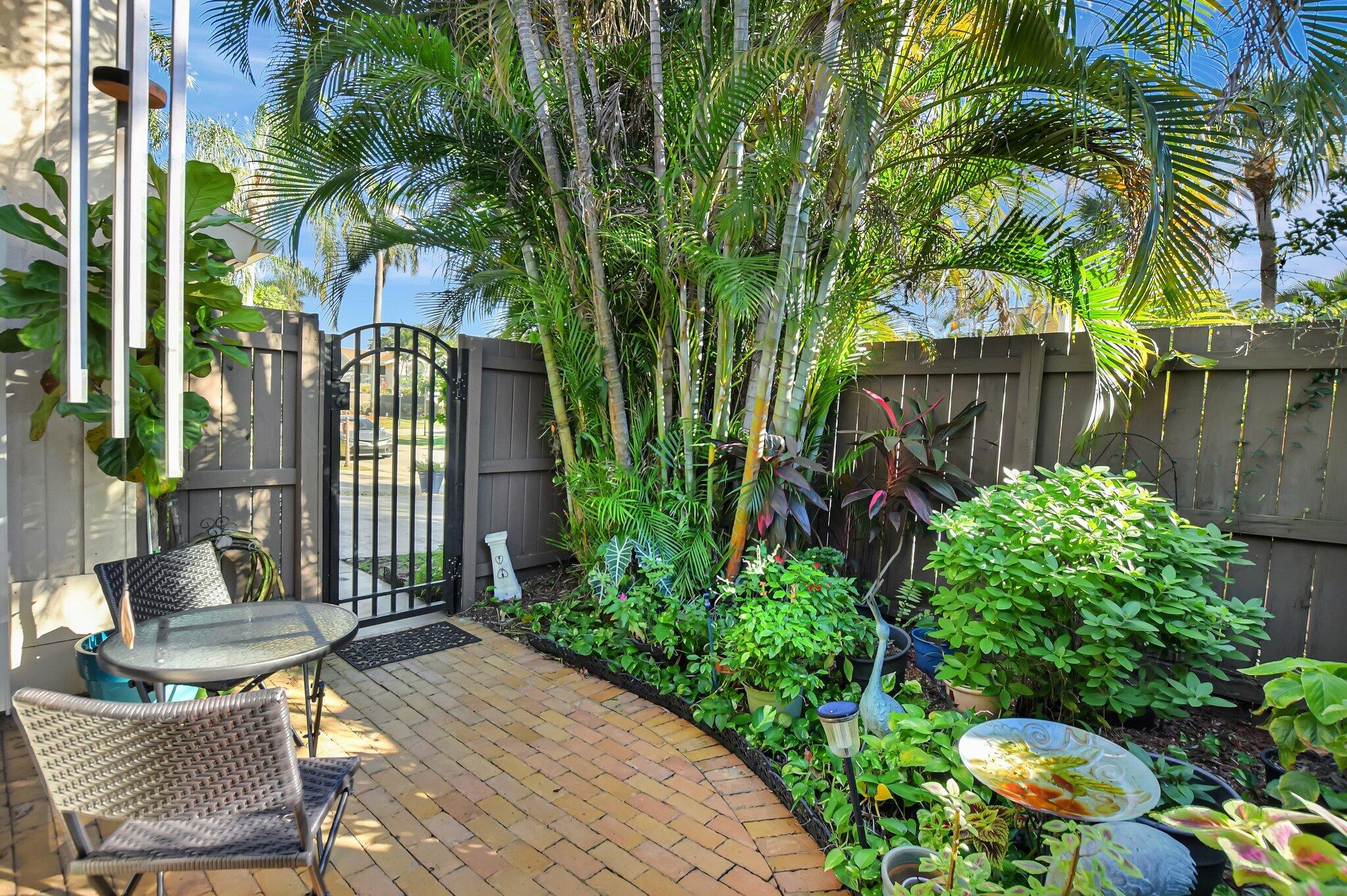 7611 Sierra Terrace W