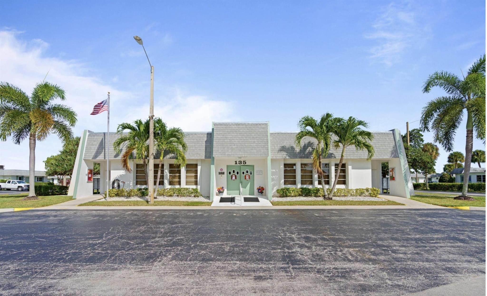 2638 E Gately Drive E 105