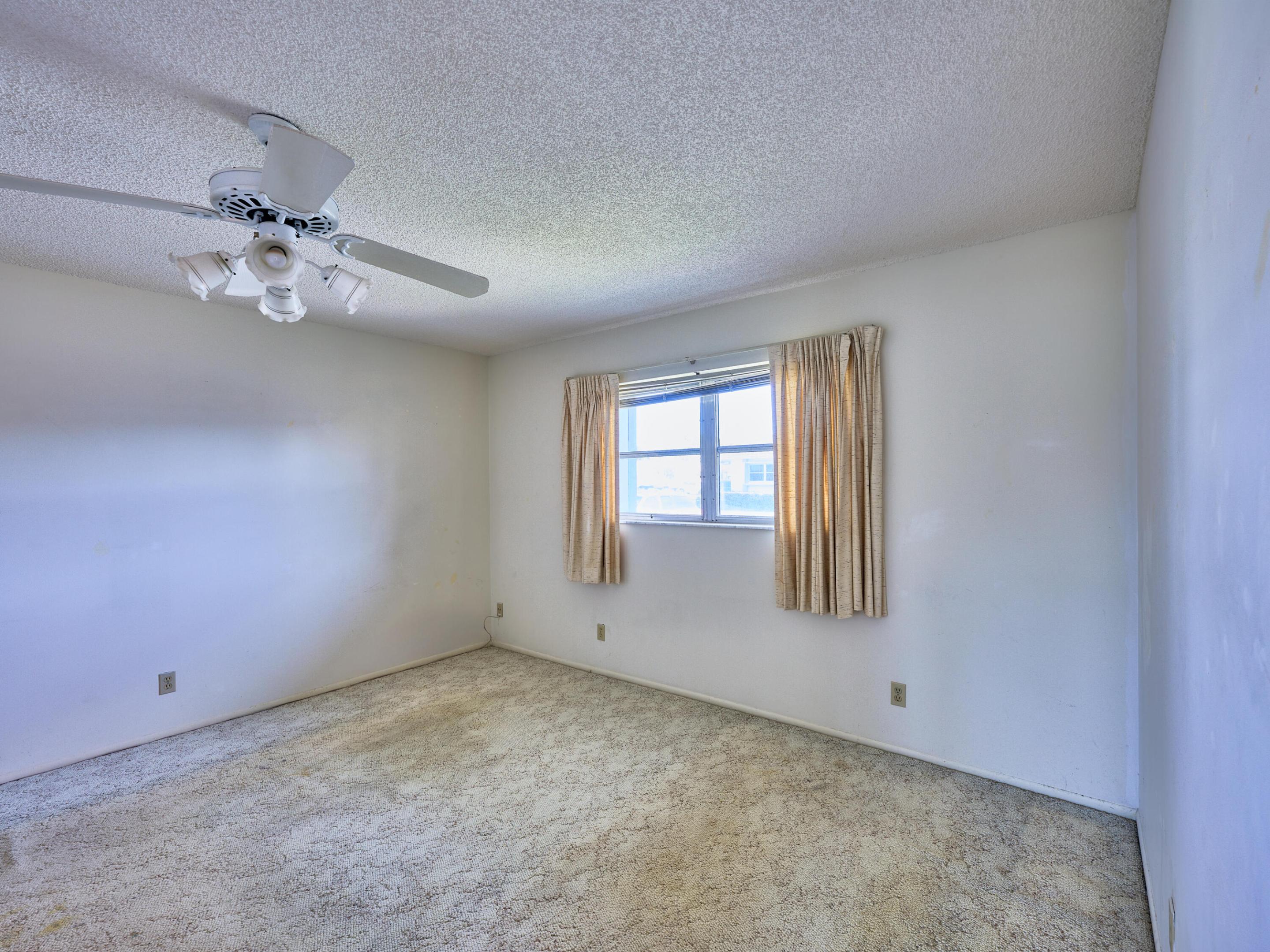 2638 E Gately Drive E 105