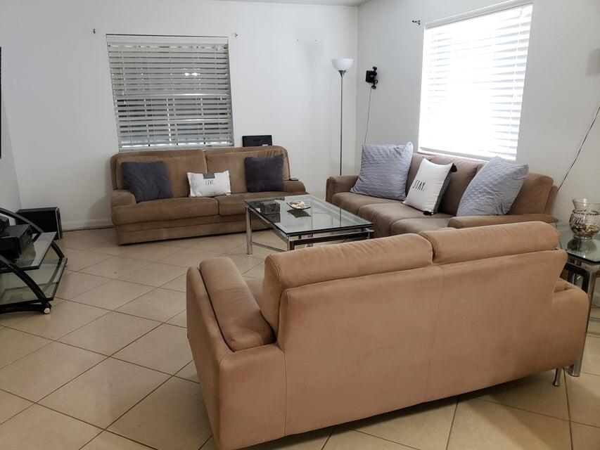 475 SE 8th Street 114