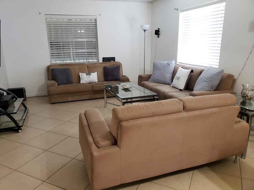 475 SE 8th Street 114